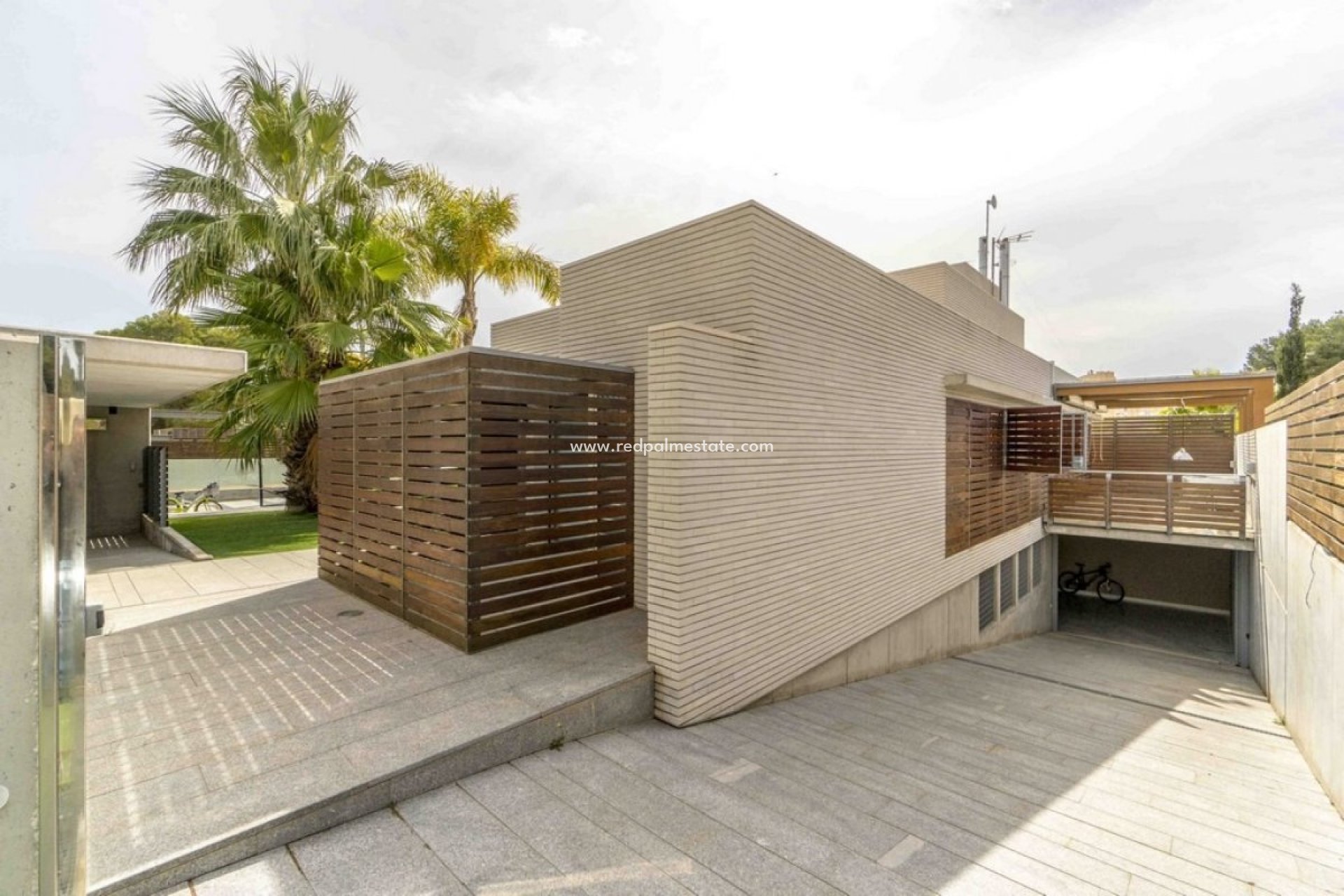 Resale - Villa -
Orihuela Costa - Campoamor