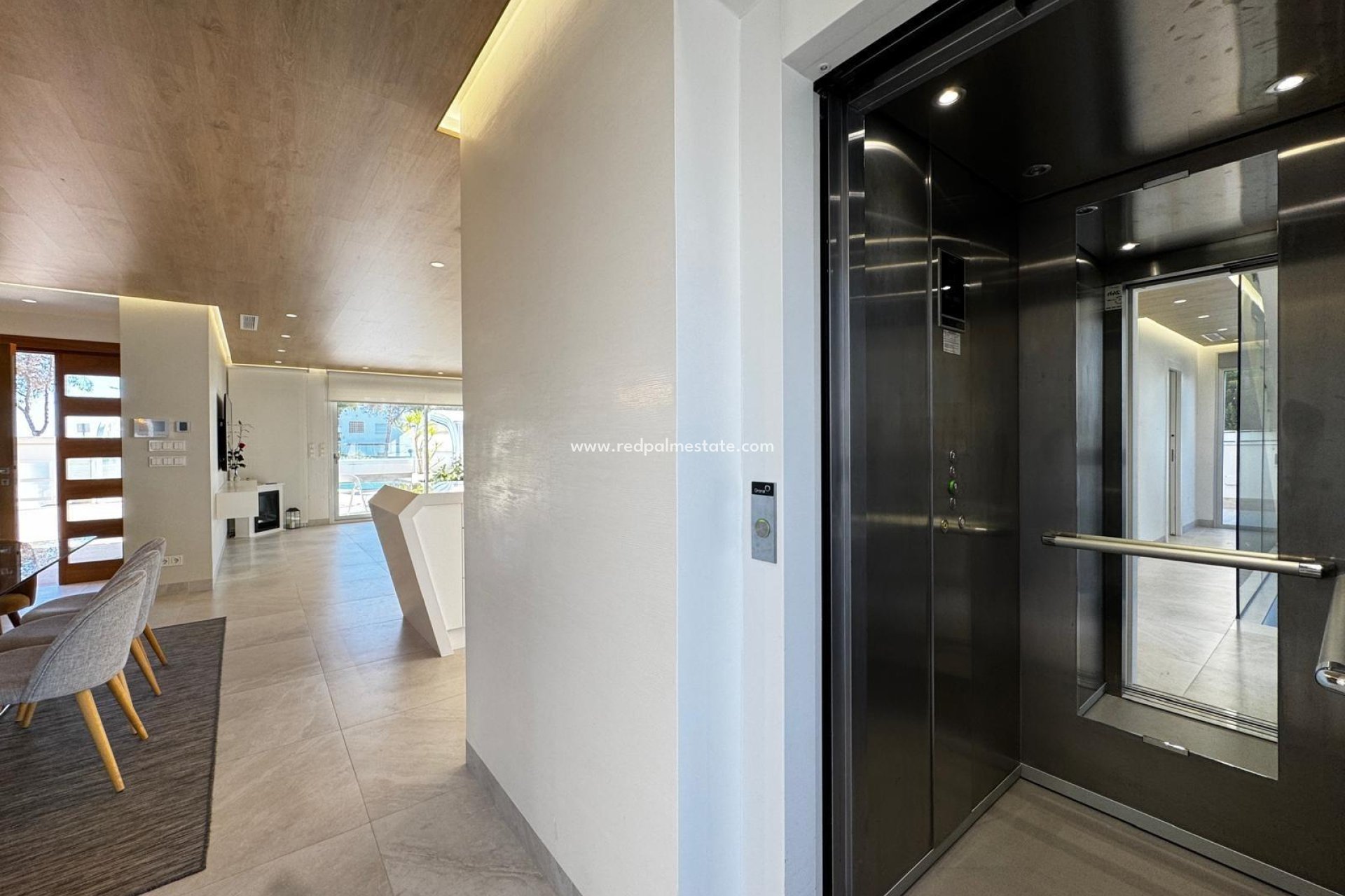 Resale - Villa -
Orihuela Costa - Campoamor