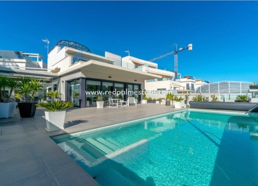 Resale - Villa -
Orihuela Costa - Campoamor