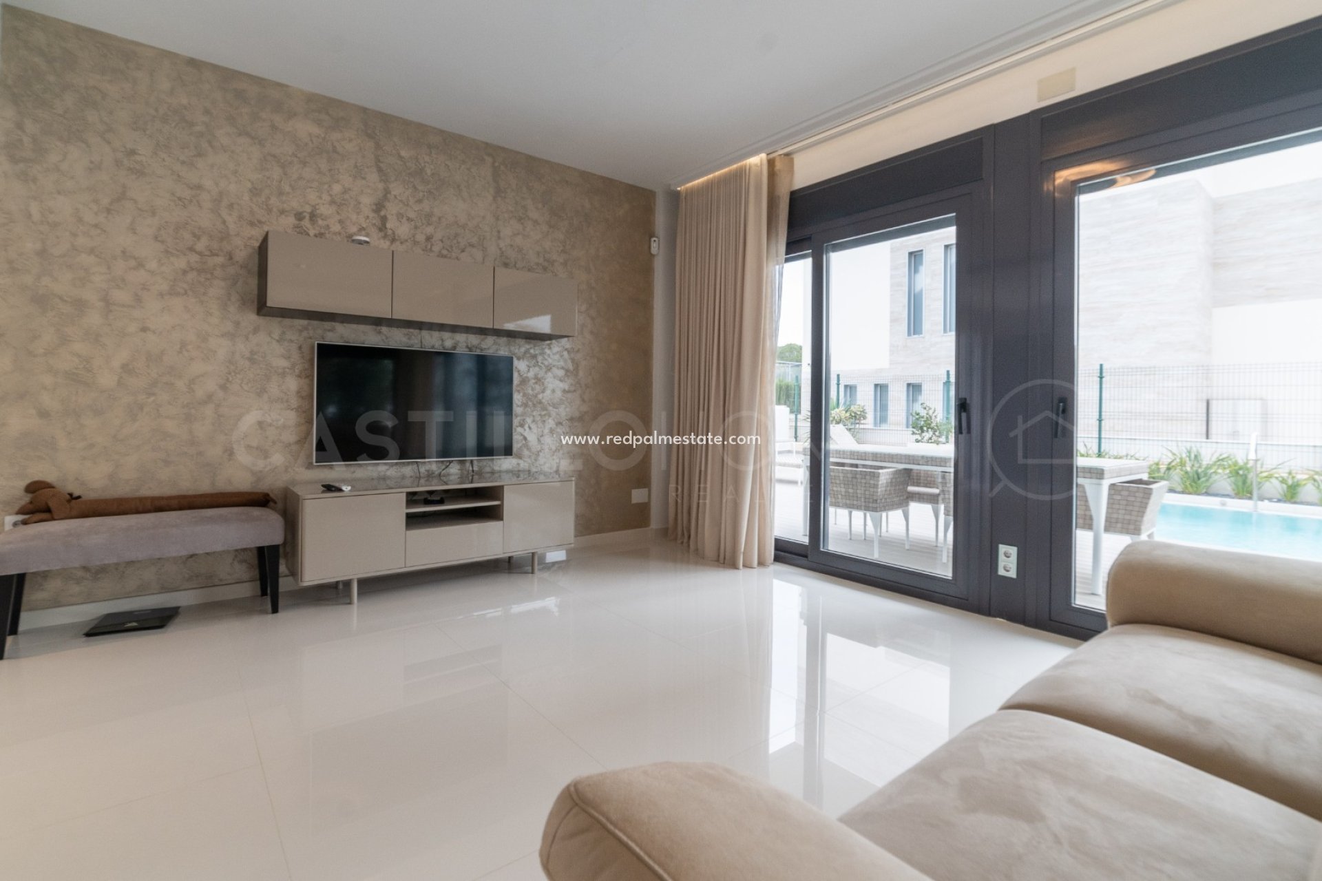 Resale - Villa -
Orihuela Costa - Campoamor