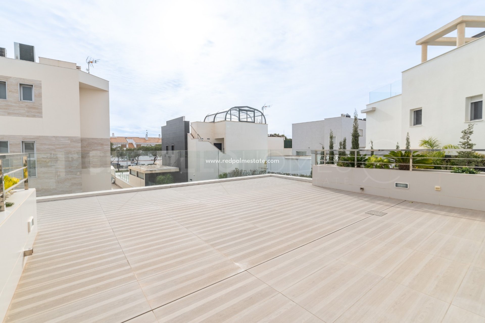 Resale - Villa -
Orihuela Costa - Campoamor