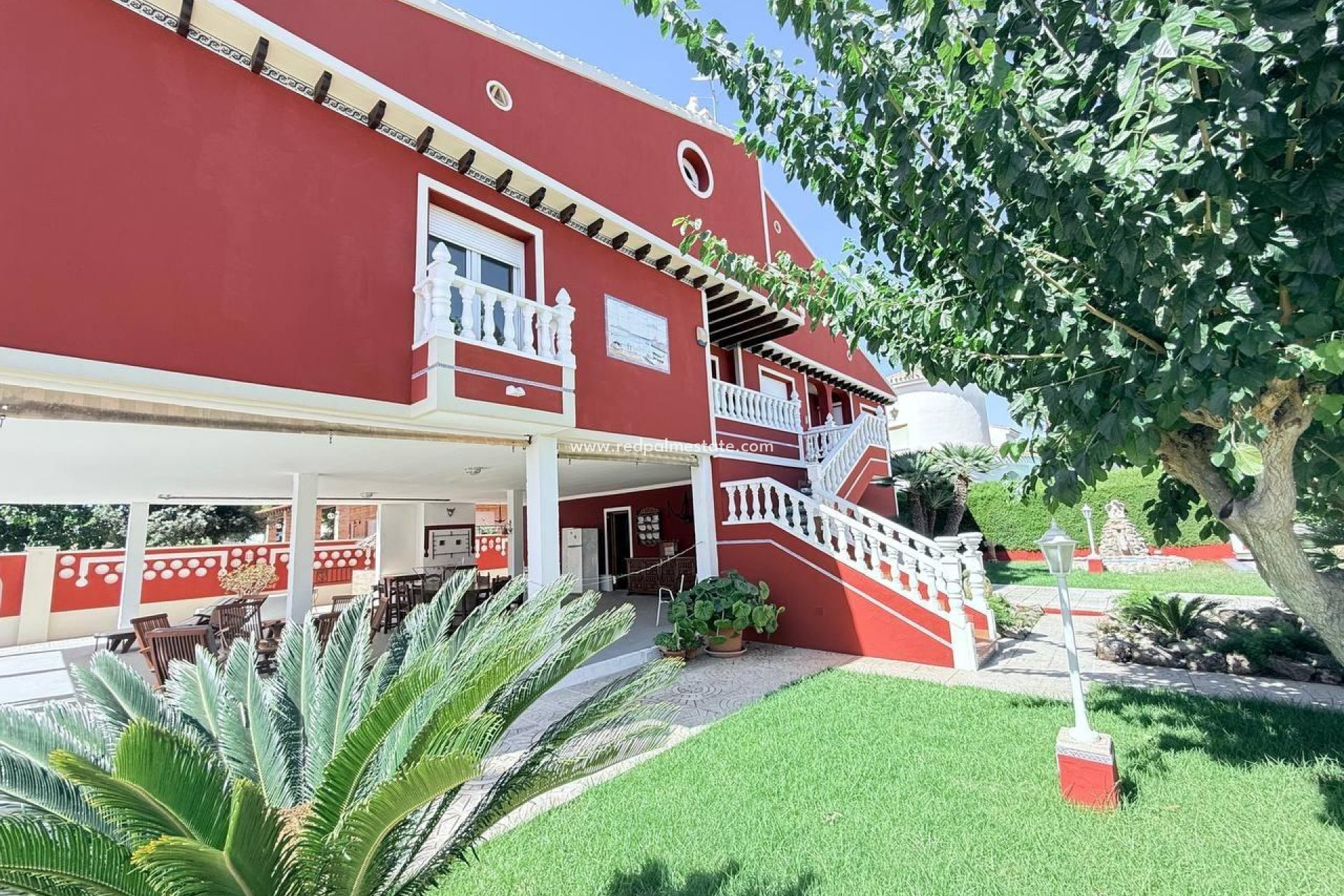 Resale - Villa -
Orihuela Costa - Campoamor