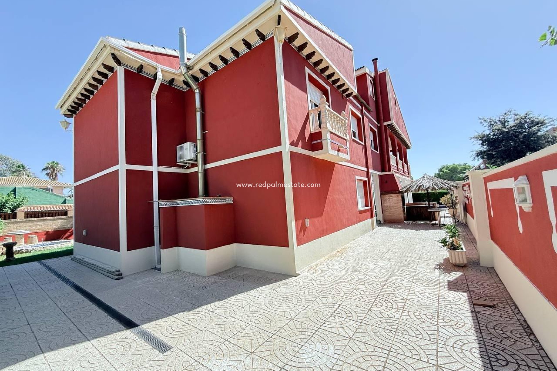 Resale - Villa -
Orihuela Costa - Campoamor