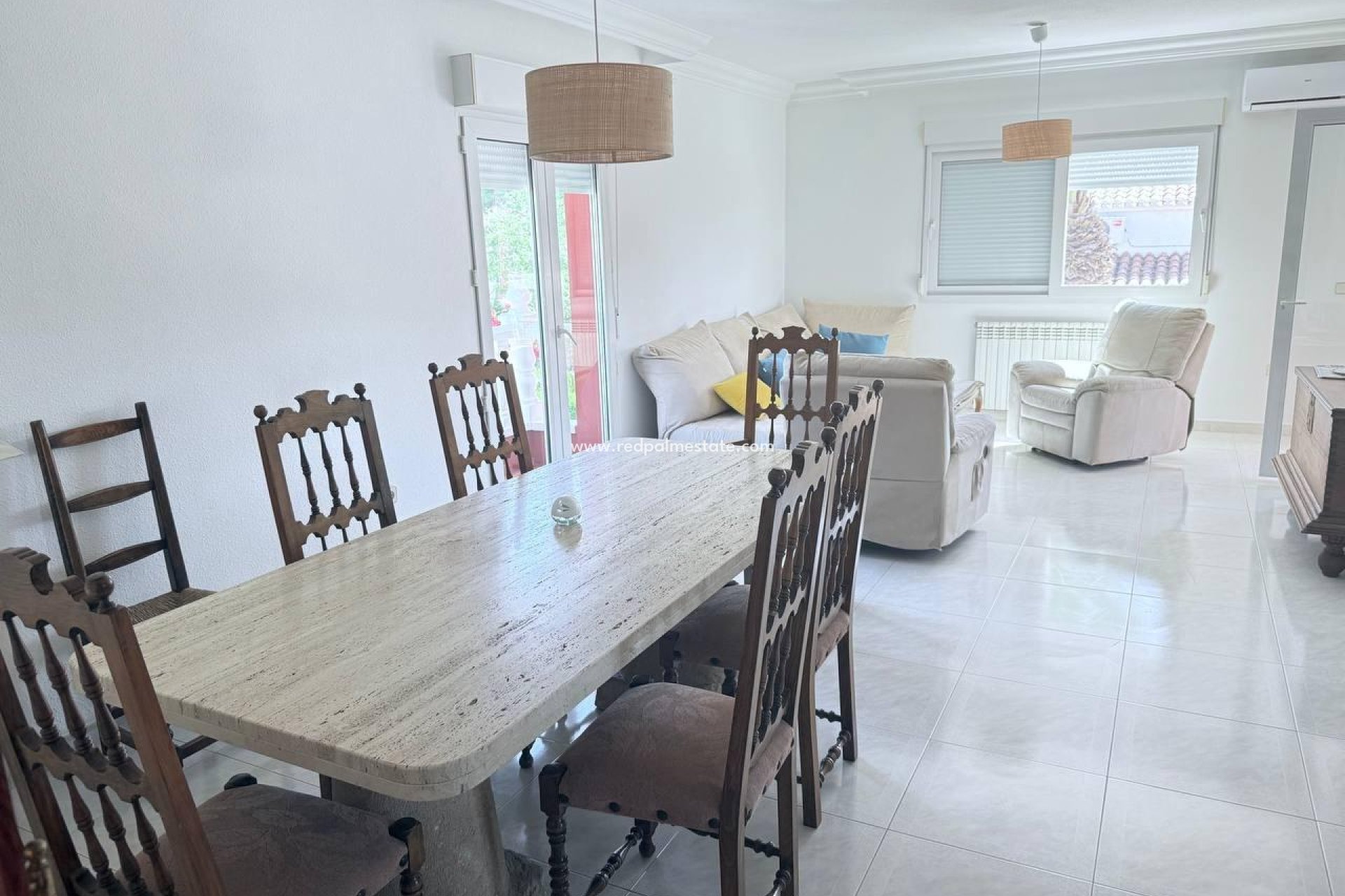 Resale - Villa -
Orihuela Costa - Campoamor