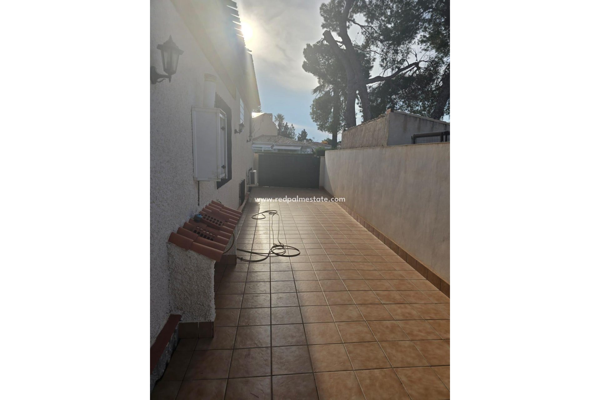 Resale - Villa -
Orihuela Costa - Campoamor