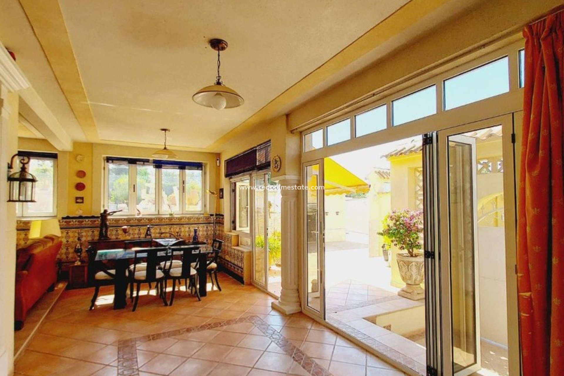 Resale - Villa -
Orihuela Costa - Campoamor