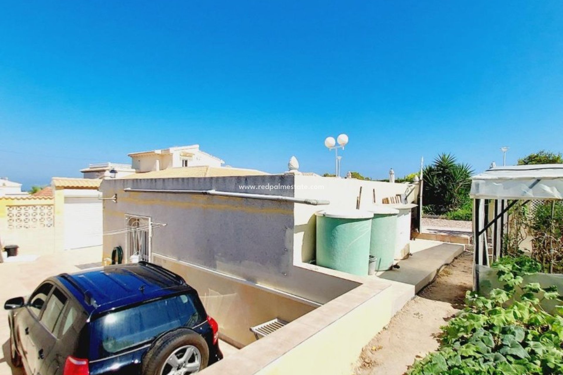 Resale - Villa -
Orihuela Costa - Campoamor