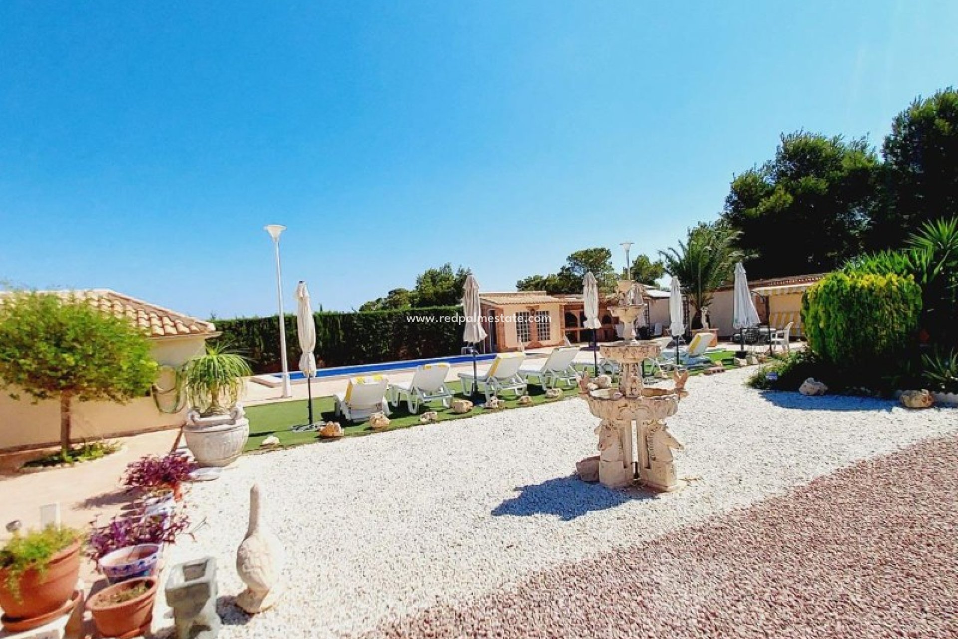 Resale - Villa -
Orihuela Costa - Campoamor
