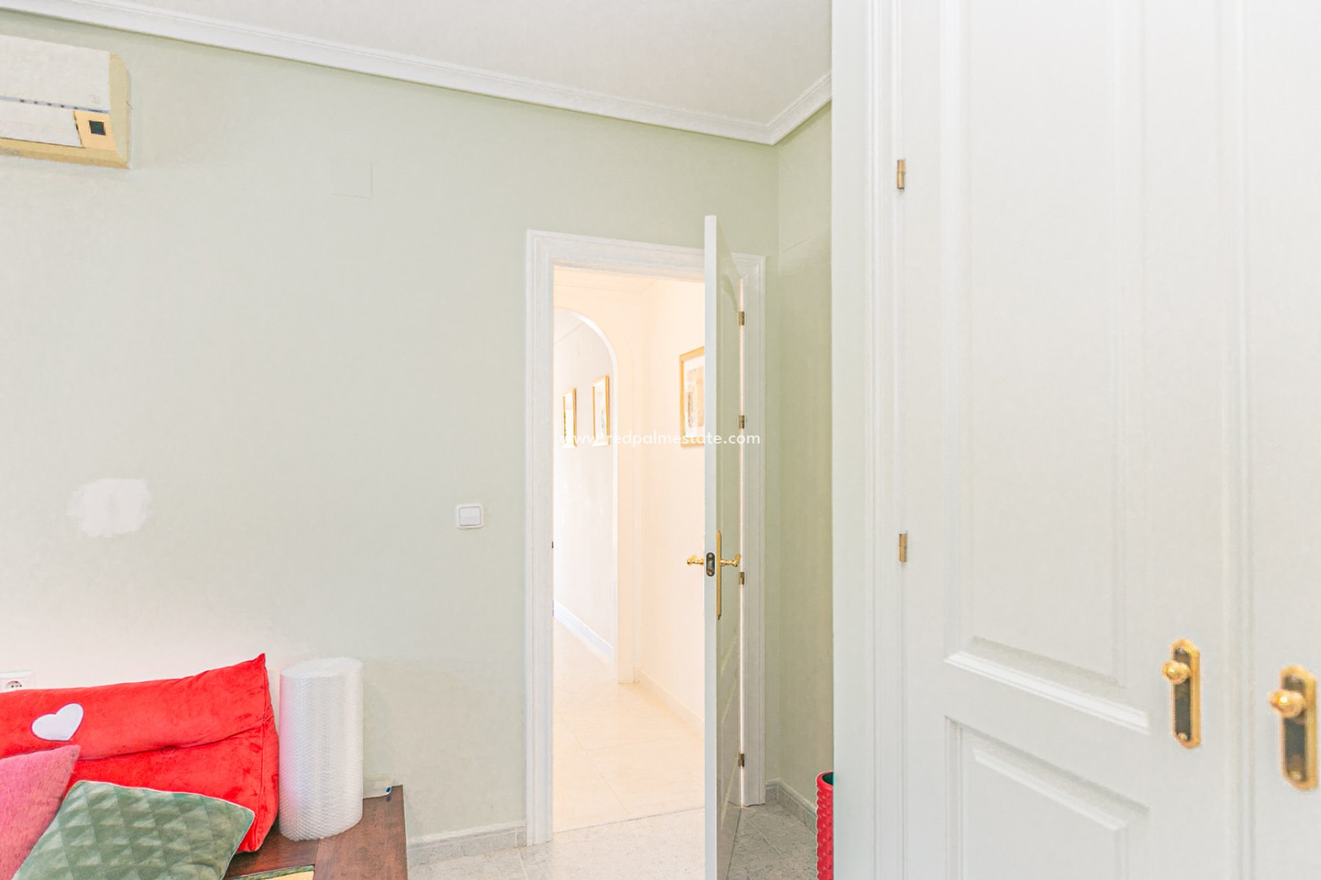 Resale - Villa -
Orihuela Costa - Campoamor