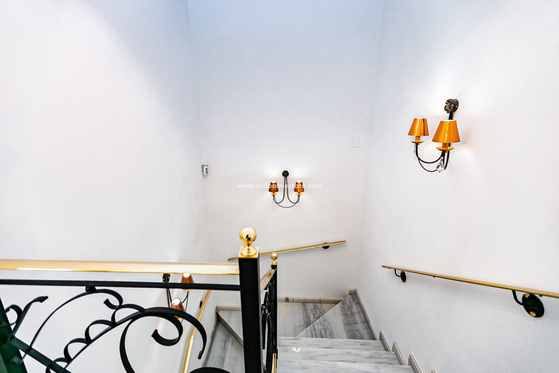 Resale - Villa -
Orihuela Costa - Campoamor