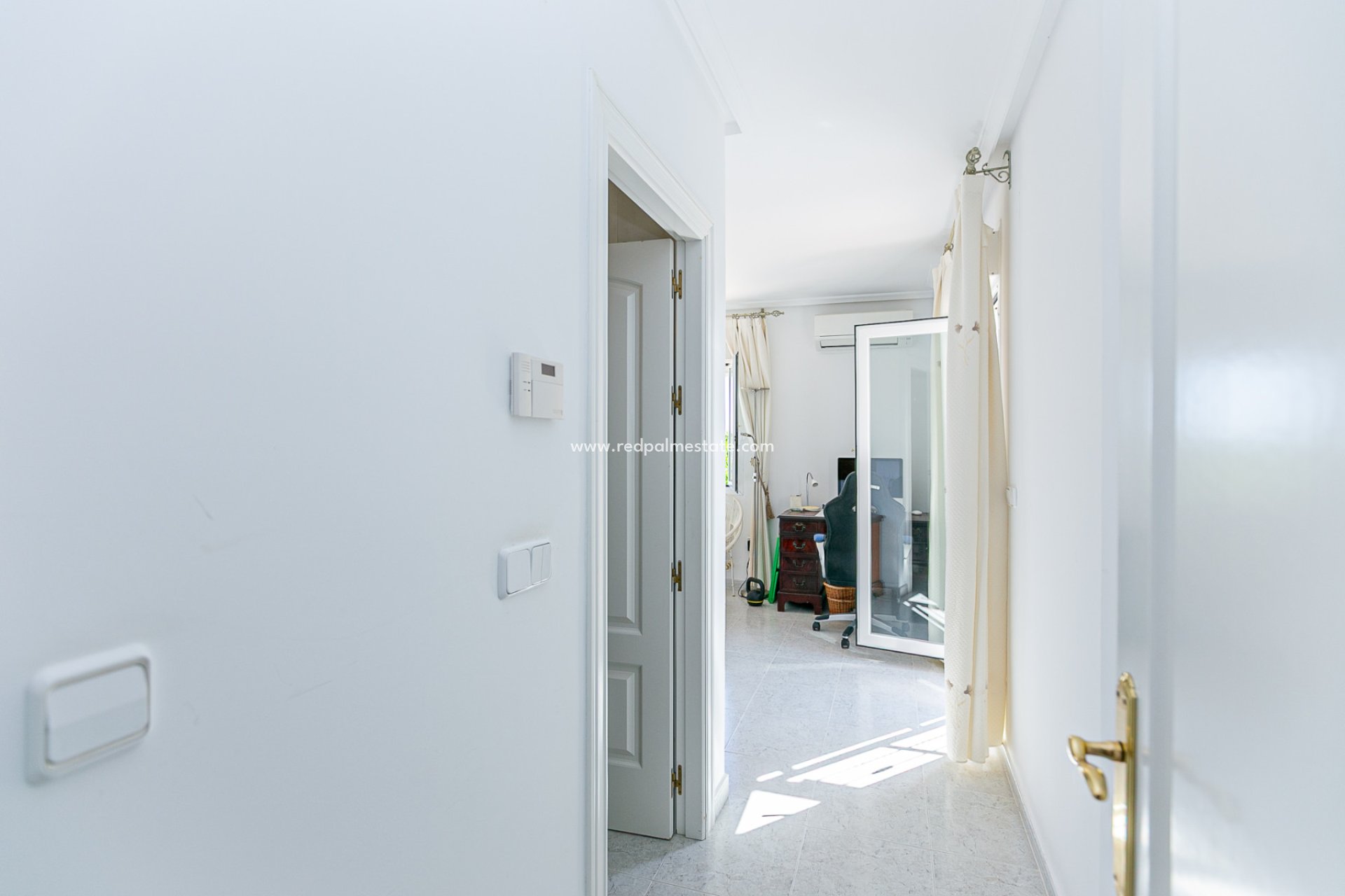 Resale - Villa -
Orihuela Costa - Campoamor