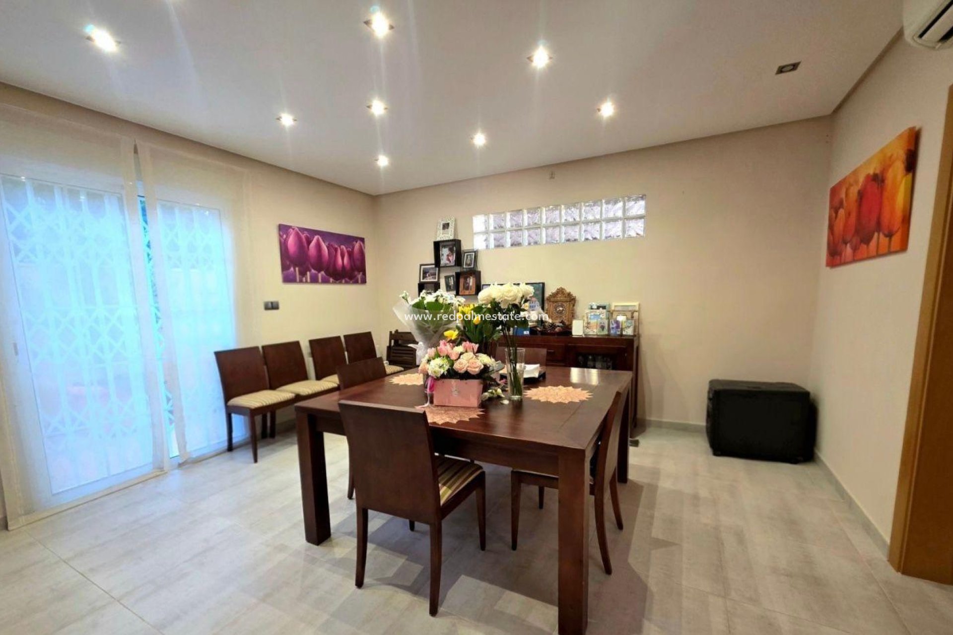 Resale - Villa -
Orihuela Costa - Campoamor