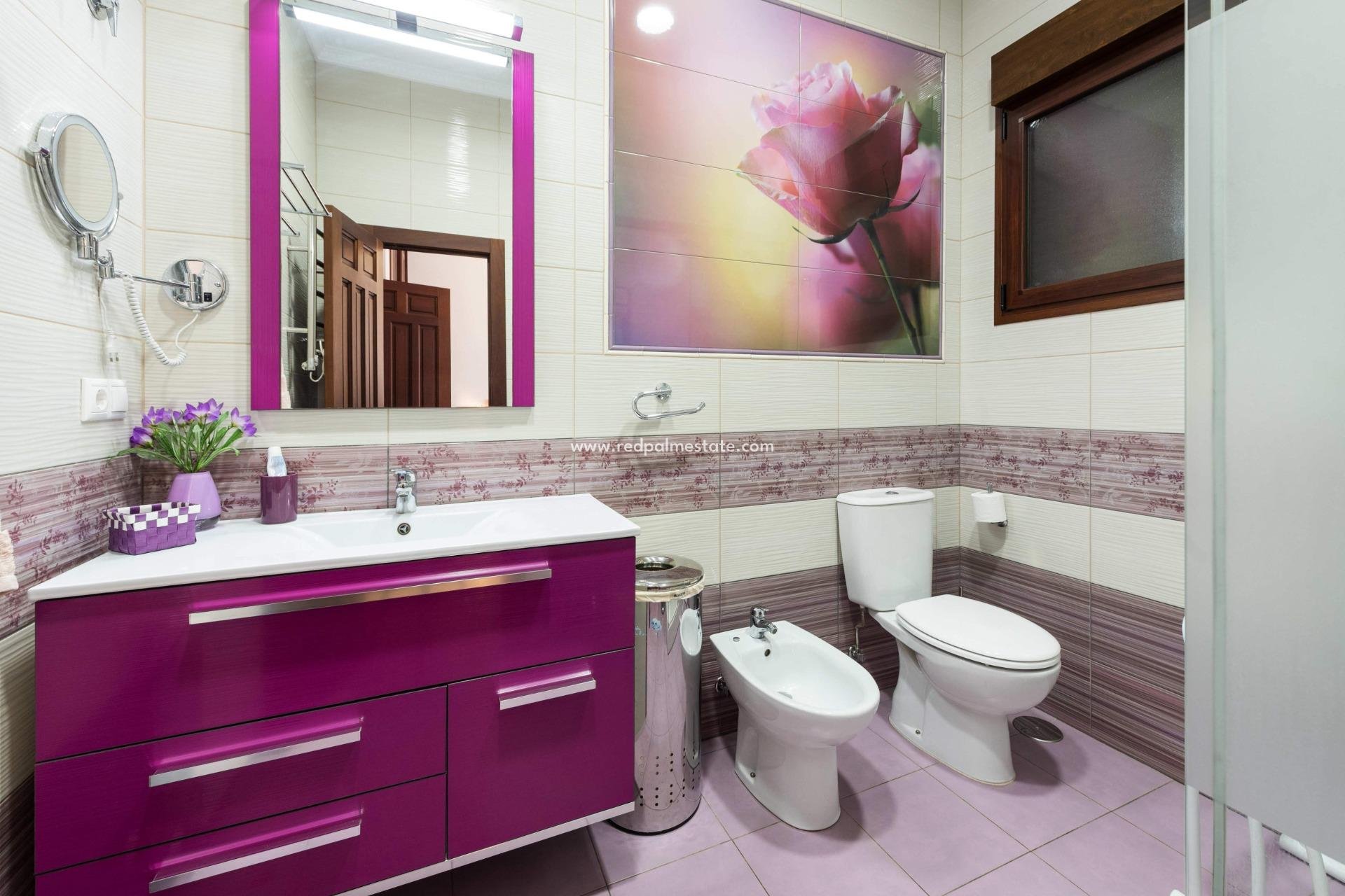 Resale - Villa -
Orihuela Costa - Campoamor