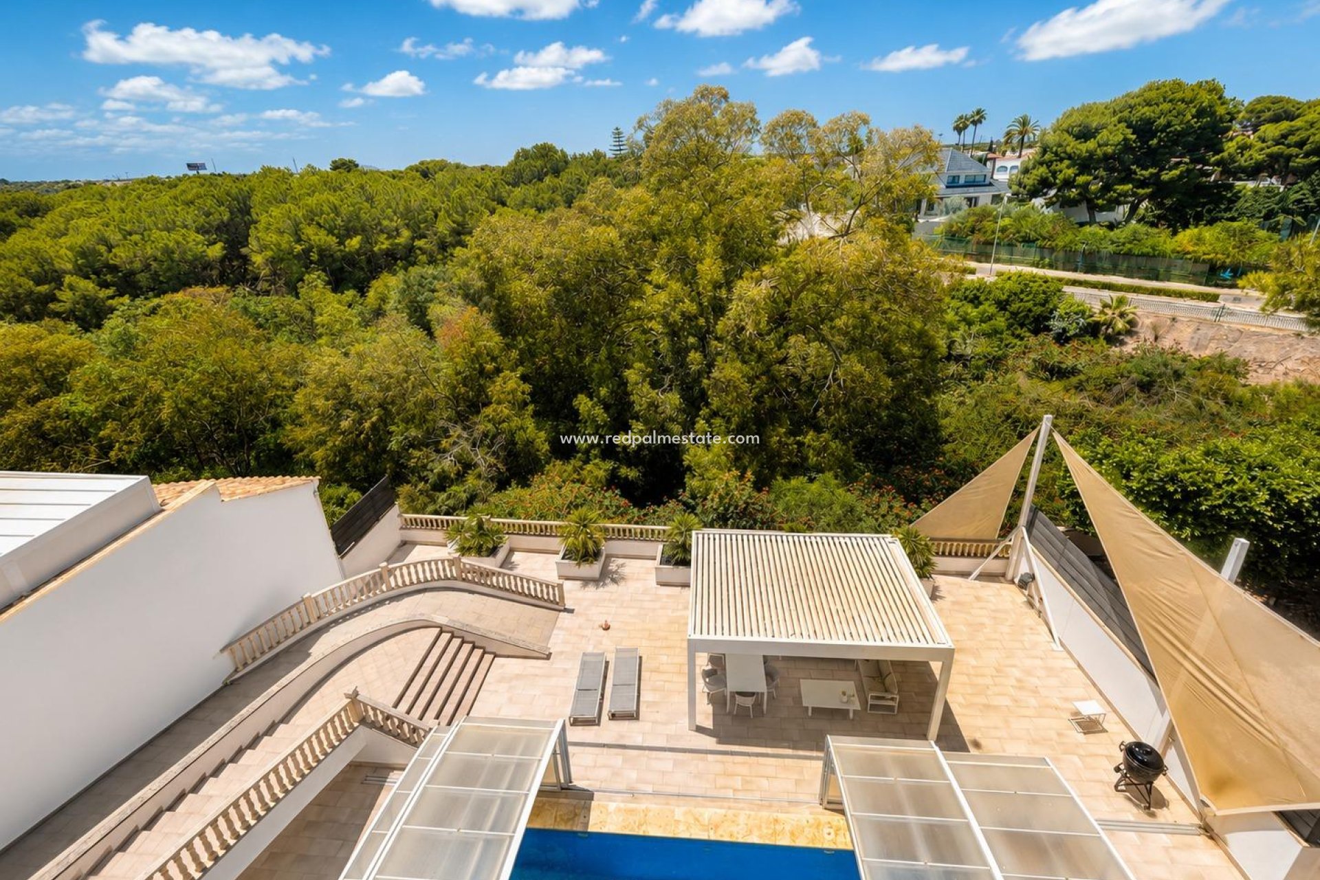 Resale - Villa -
Orihuela Costa - Campoamor