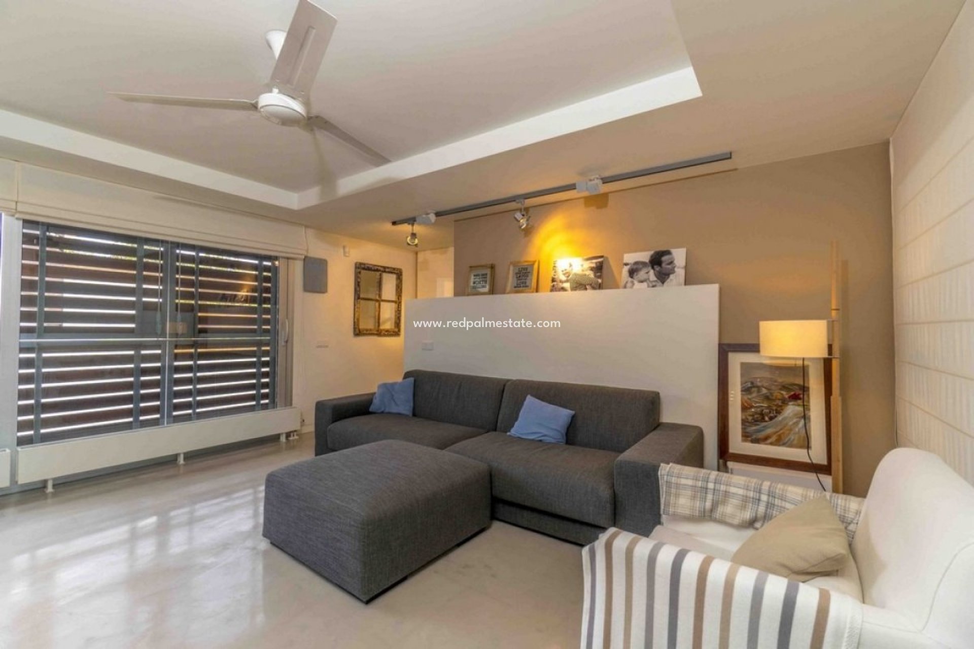 Resale - Villa -
Orihuela Costa - Campoamor