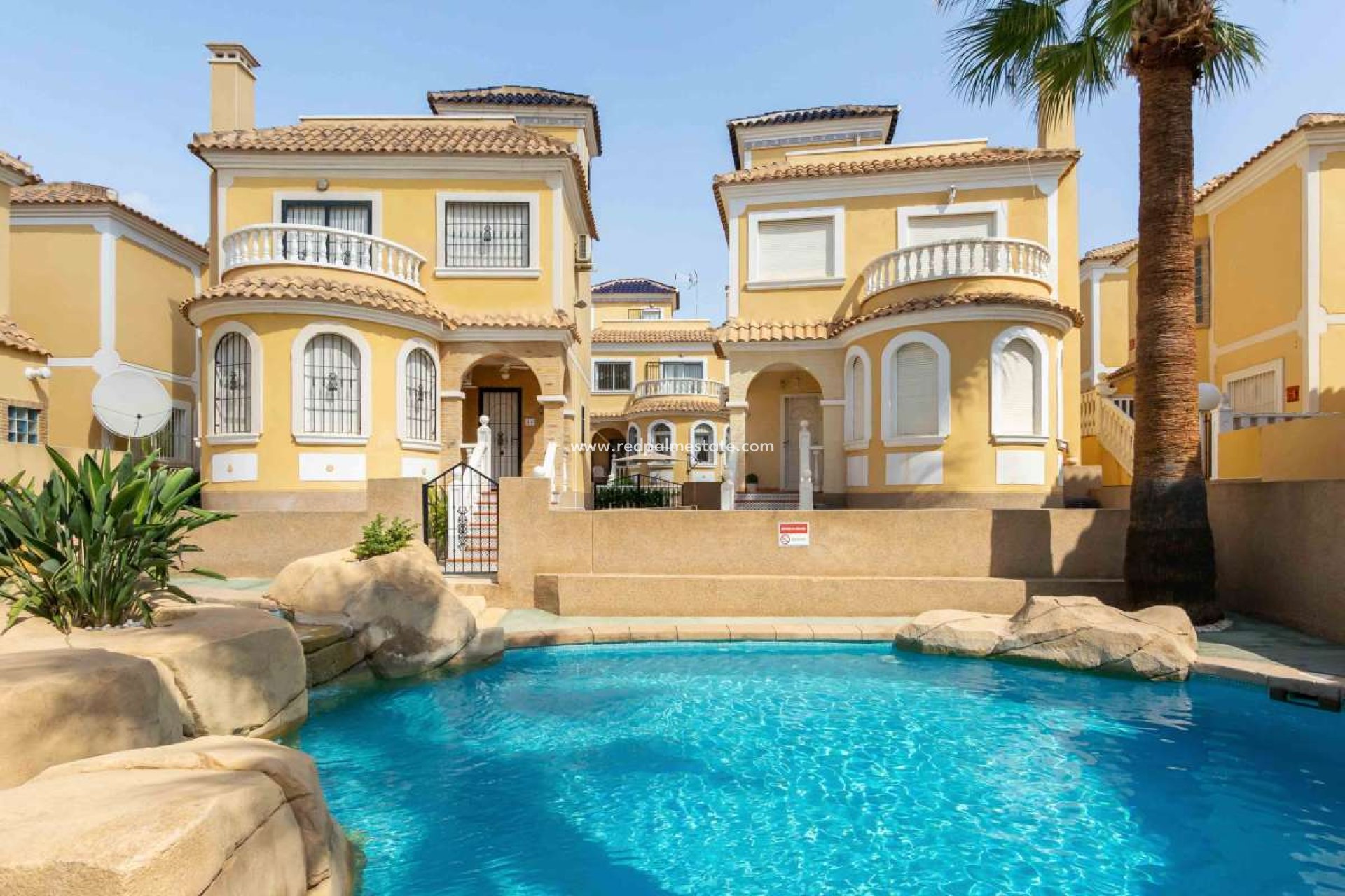 Resale - Villa -
Orihuela Costa - Costa Blanca