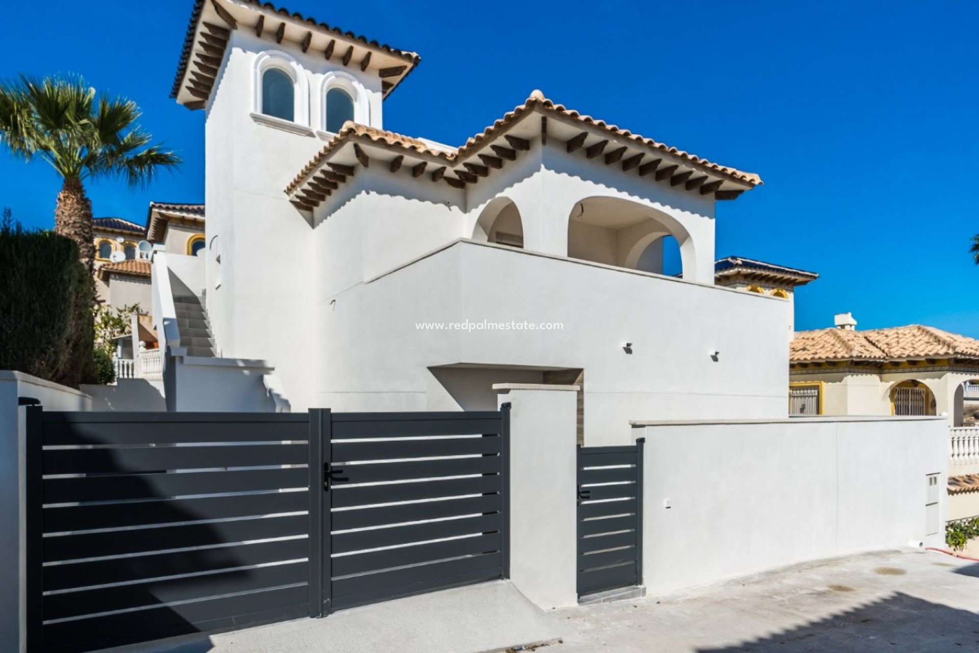 Resale - Villa -
Orihuela Costa - Costa Blanca