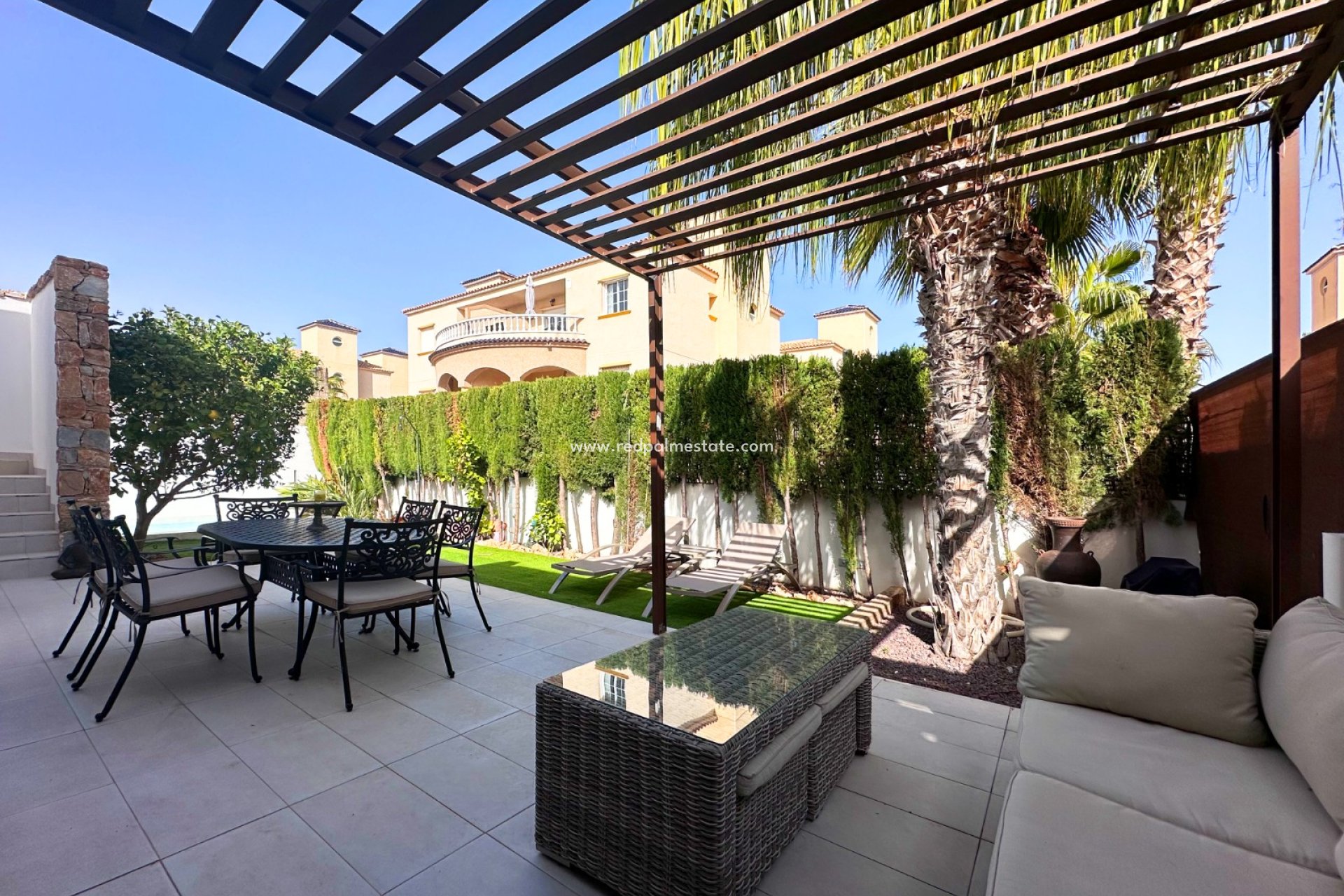 Resale - Villa -
Orihuela Costa - Costa Blanca