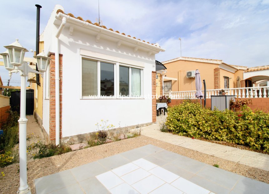 Resale - Villa -
Orihuela Costa - Costa Blanca