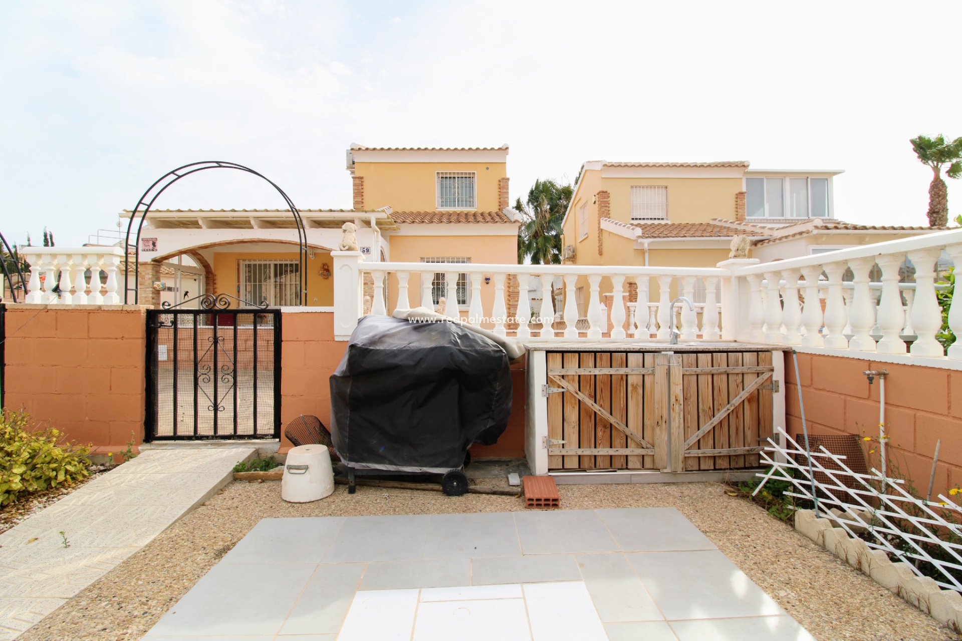 Resale - Villa -
Orihuela Costa - Costa Blanca