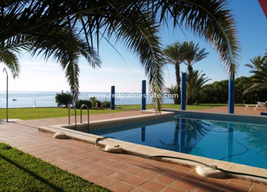 Resale - Villa -
Orihuela Costa - Costa Blanca