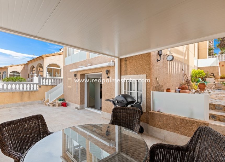 Resale - Villa -
Orihuela Costa - Costa Blanca