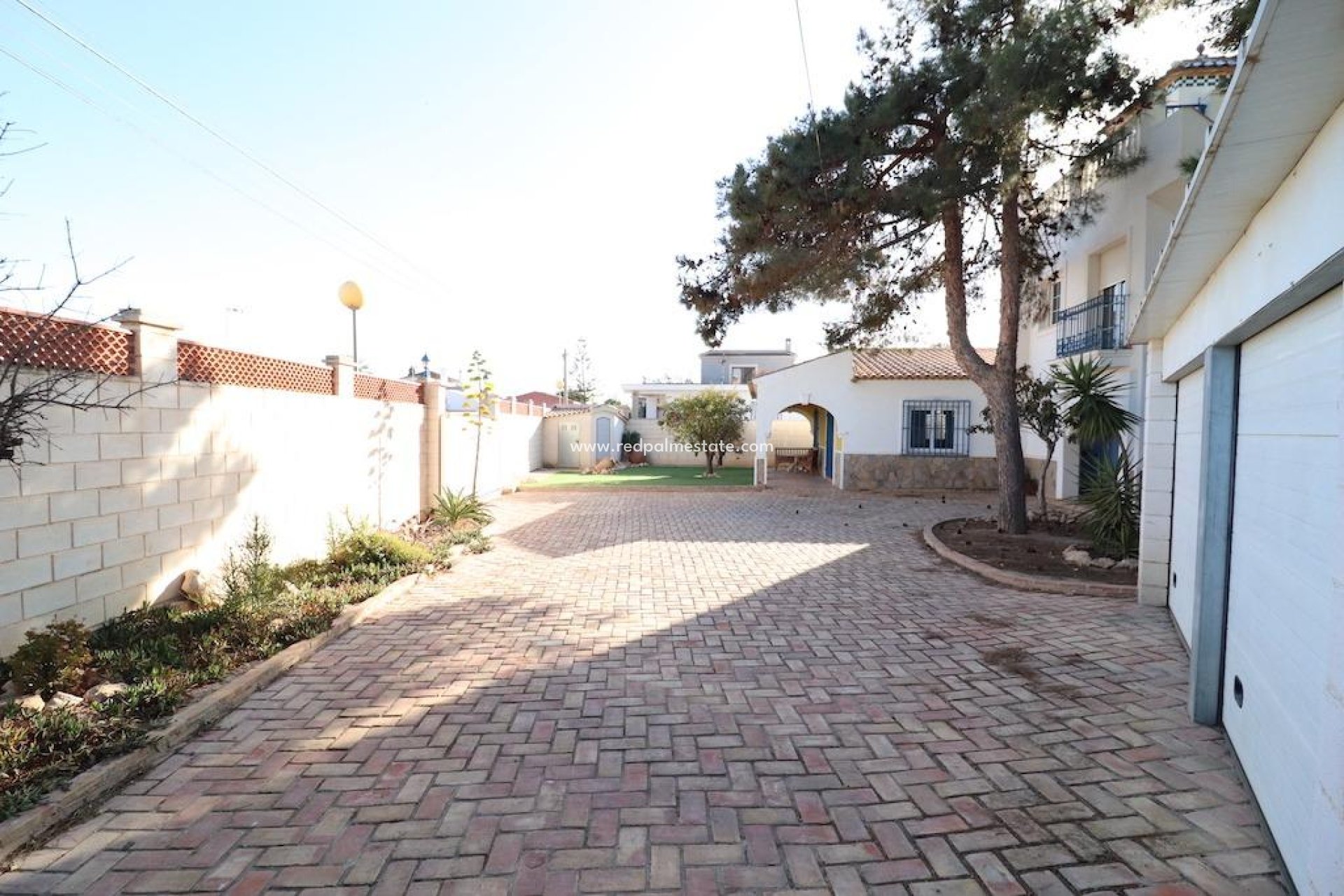 Resale - Villa -
Orihuela Costa - Costa Blanca