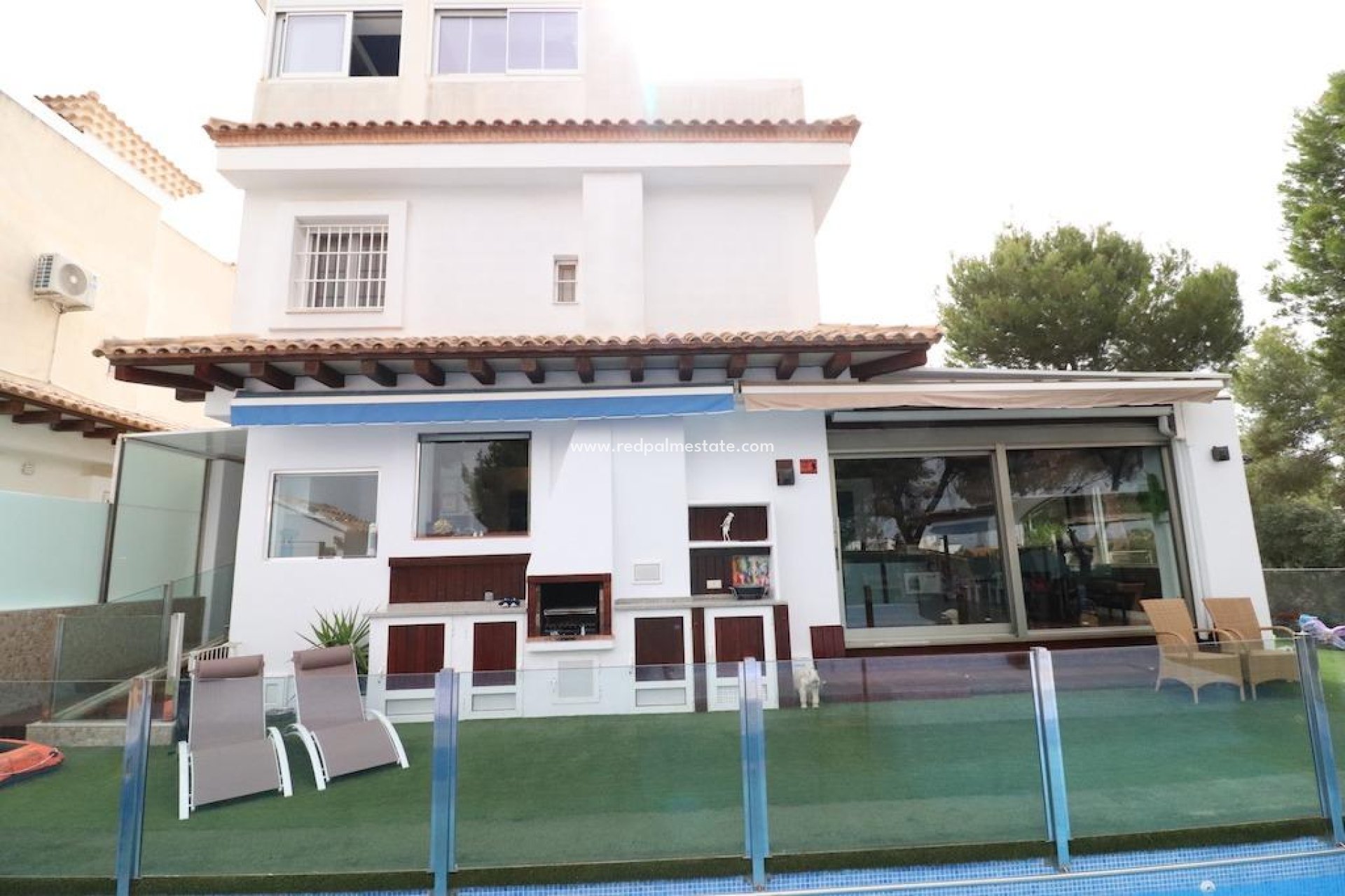 Resale - Villa -
Orihuela Costa - Costa Blanca