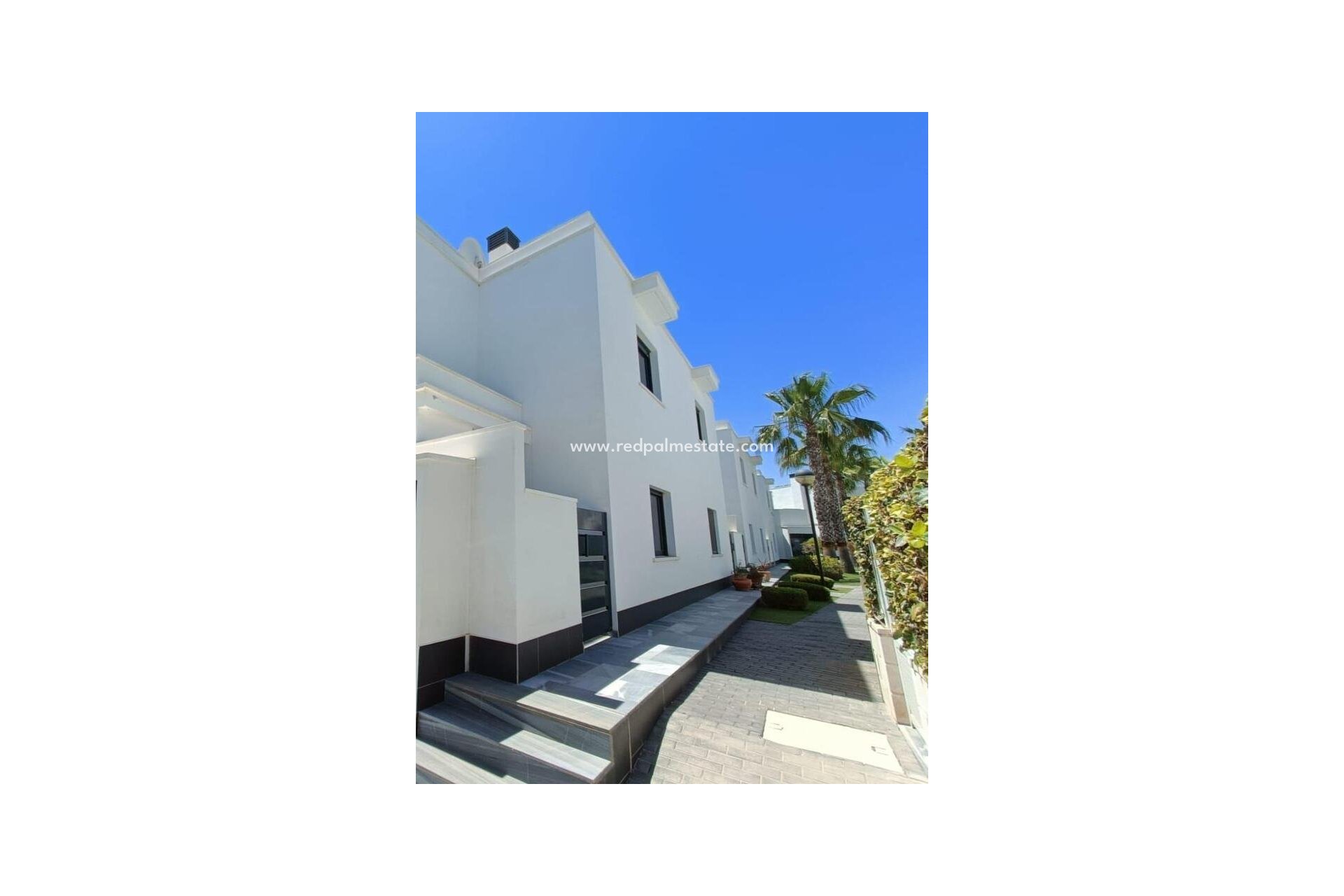 Resale - Villa -
Orihuela Costa - Costa Blanca