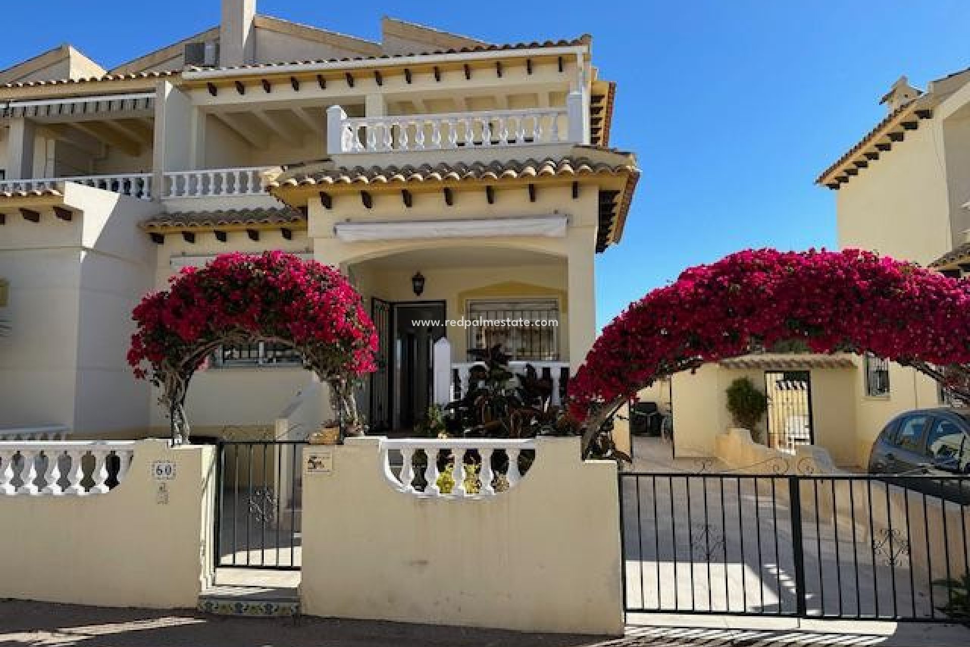 Resale - Villa -
Orihuela Costa - Costa Blanca