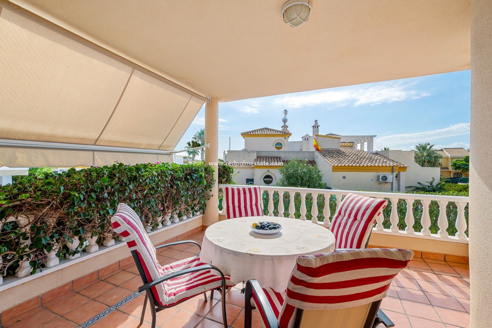 Resale - Villa -
Orihuela Costa - Costa Blanca