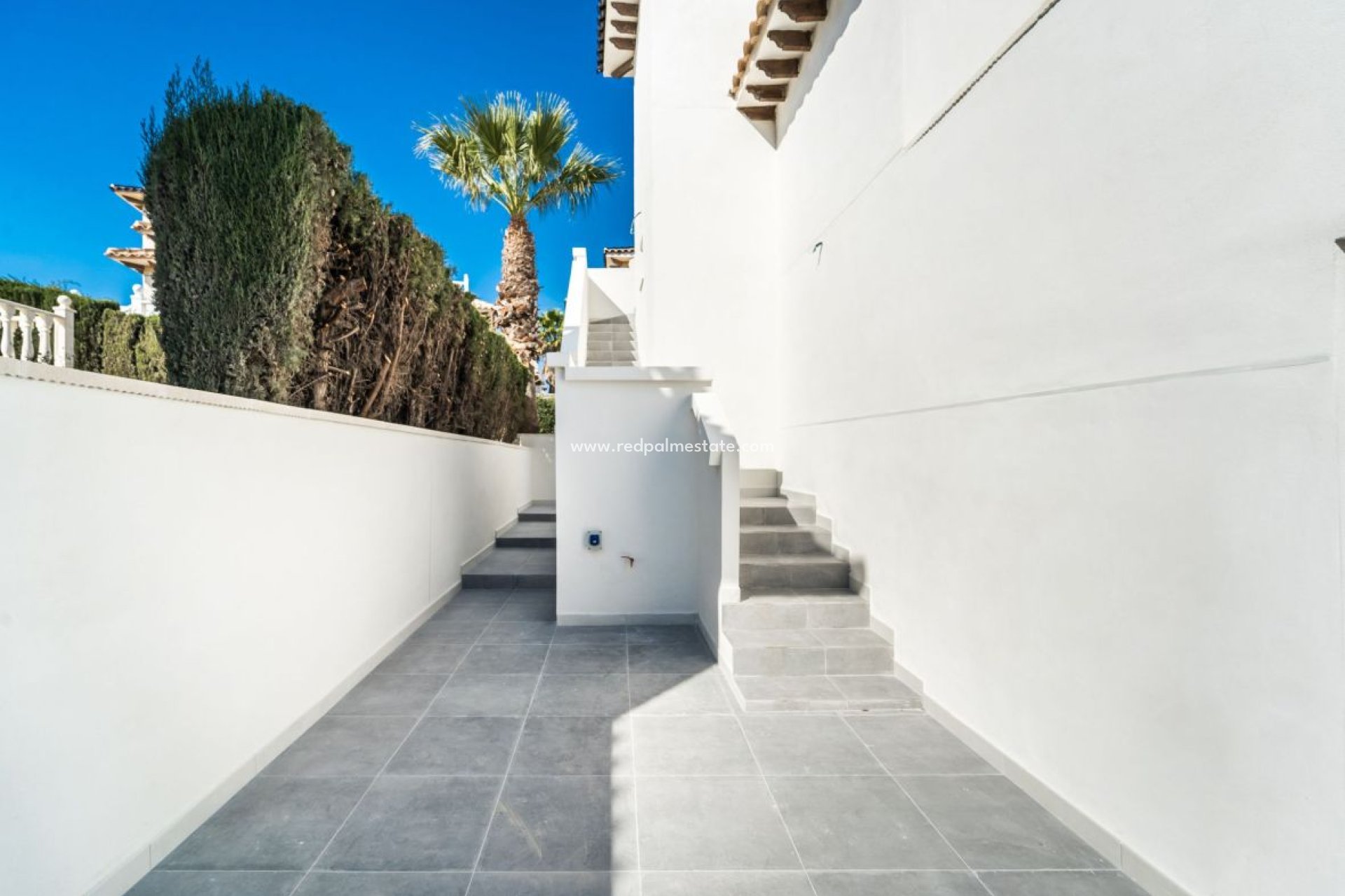 Resale - Villa -
Orihuela Costa - Costa Blanca