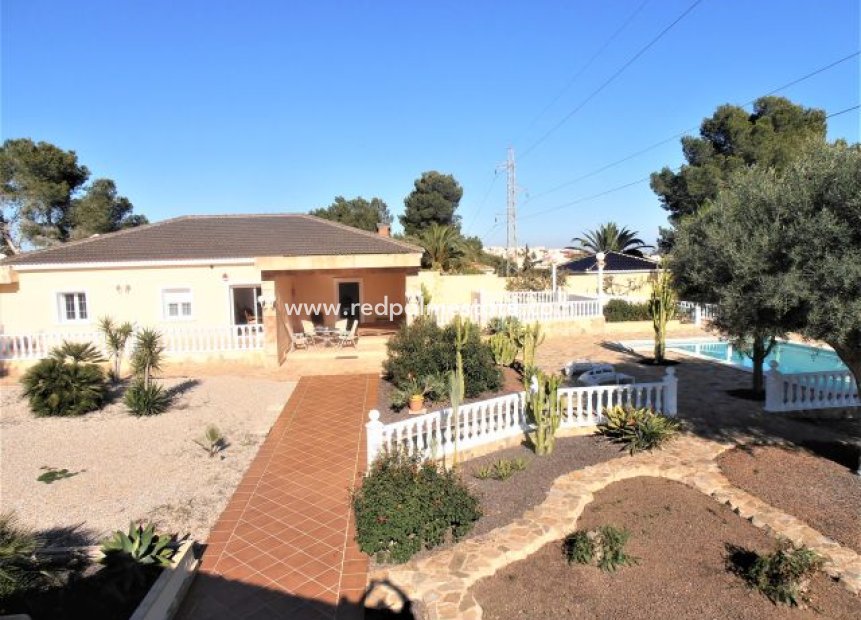 Resale - Villa -
Orihuela Costa - Costa Blanca