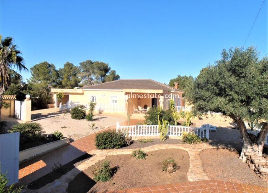 Resale - Villa -
Orihuela Costa - Costa Blanca