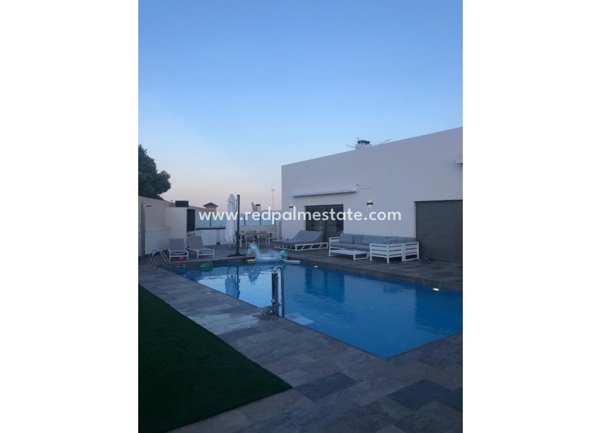 Resale - Villa -
Orihuela Costa - Costa Blanca