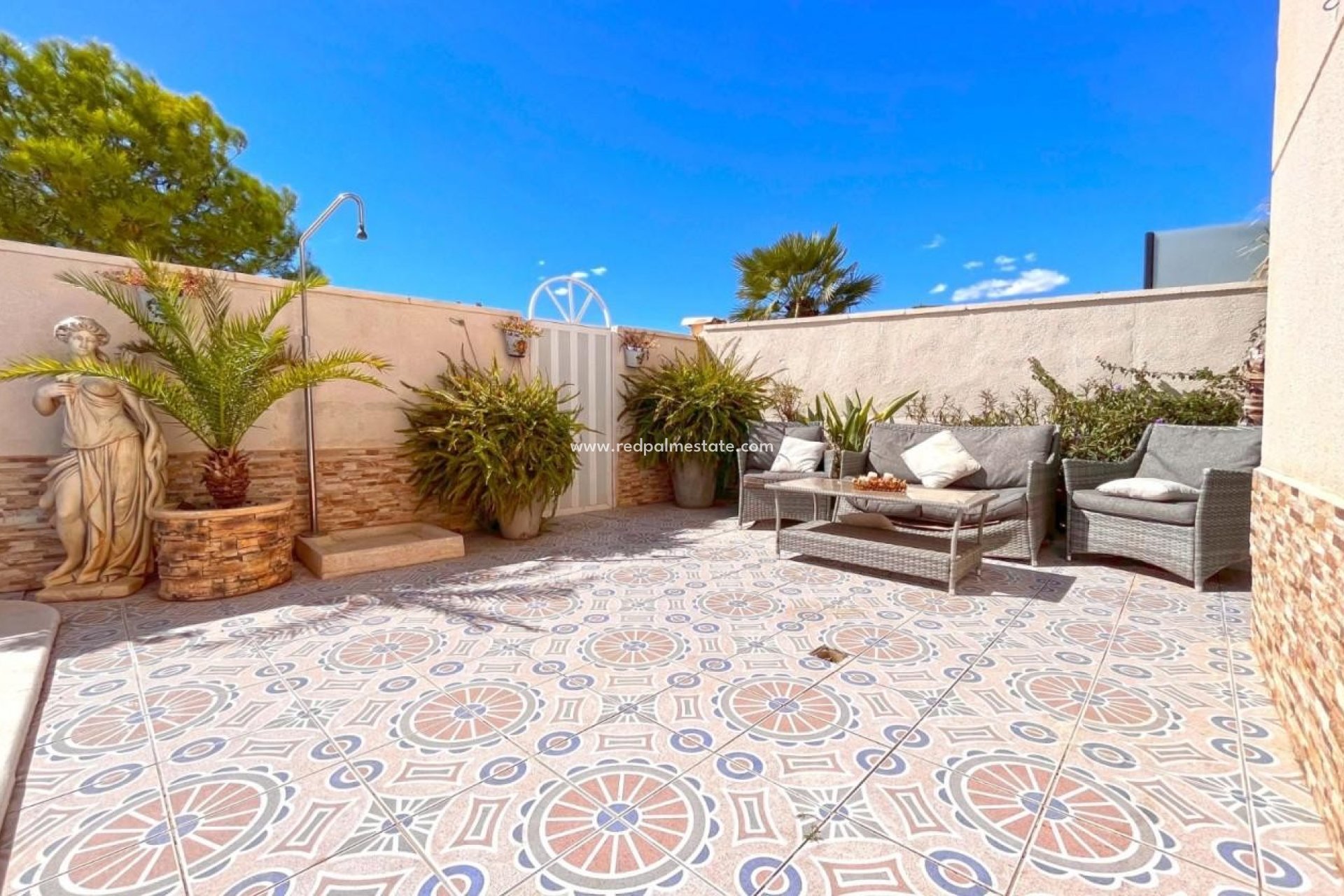 Resale - Villa -
Orihuela Costa - Costa Blanca