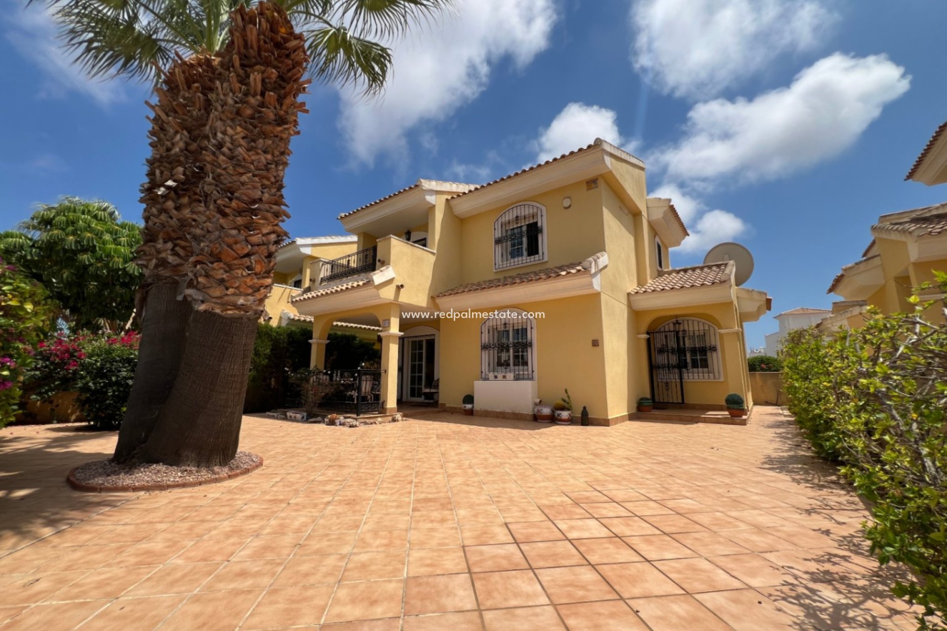 Resale - Villa -
Orihuela Costa - Costa Blanca