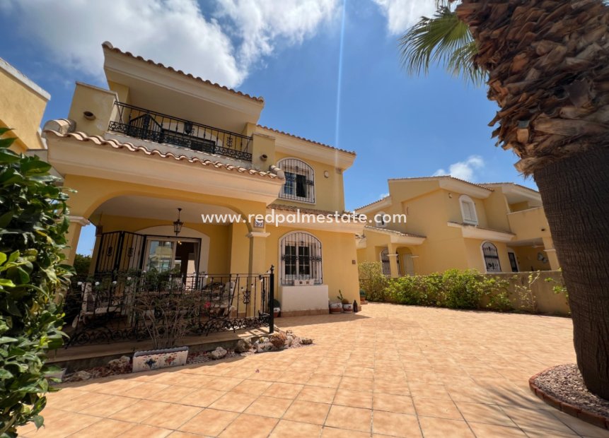 Resale - Villa -
Orihuela Costa - Costa Blanca