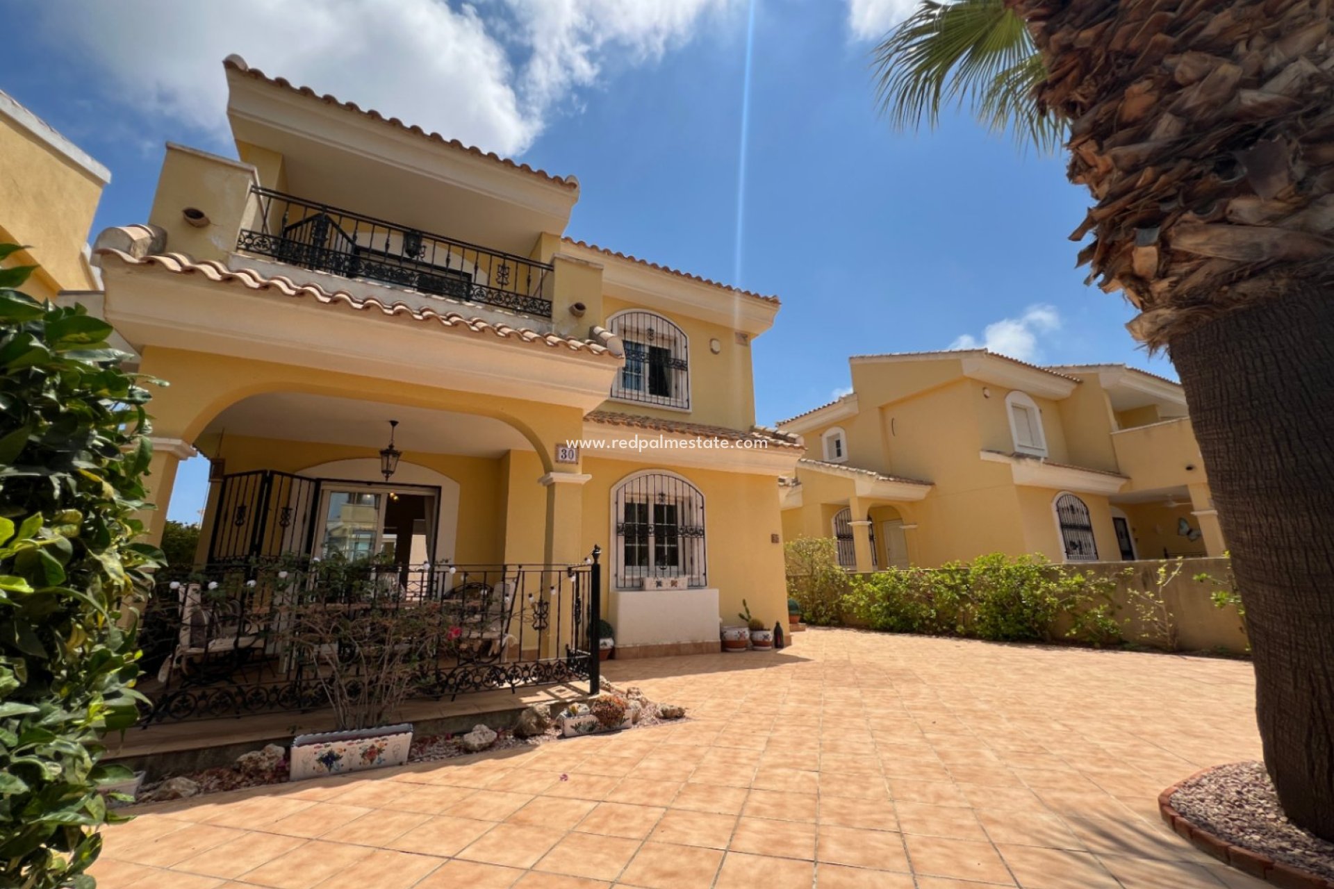 Resale - Villa -
Orihuela Costa - Costa Blanca