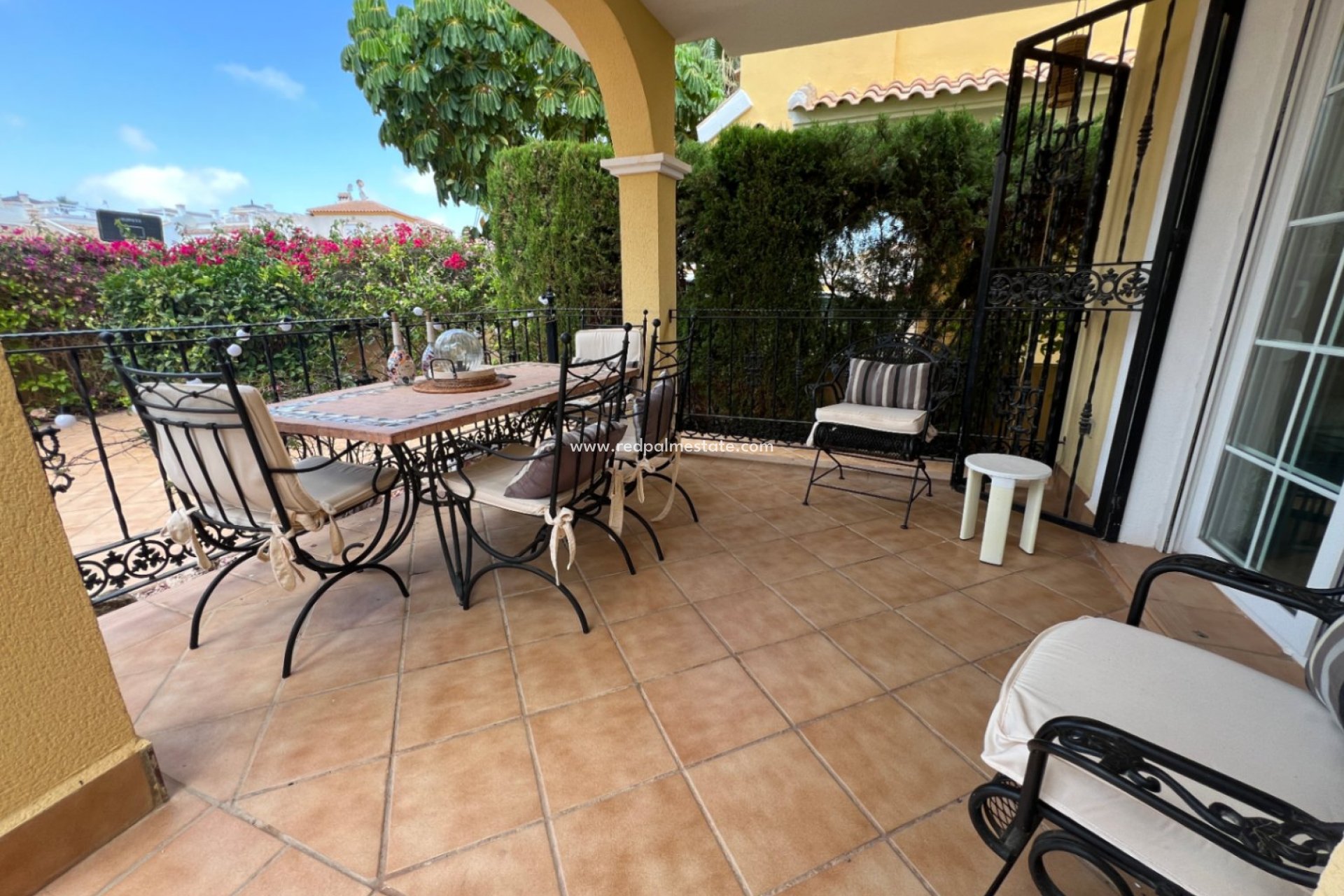 Resale - Villa -
Orihuela Costa - Costa Blanca