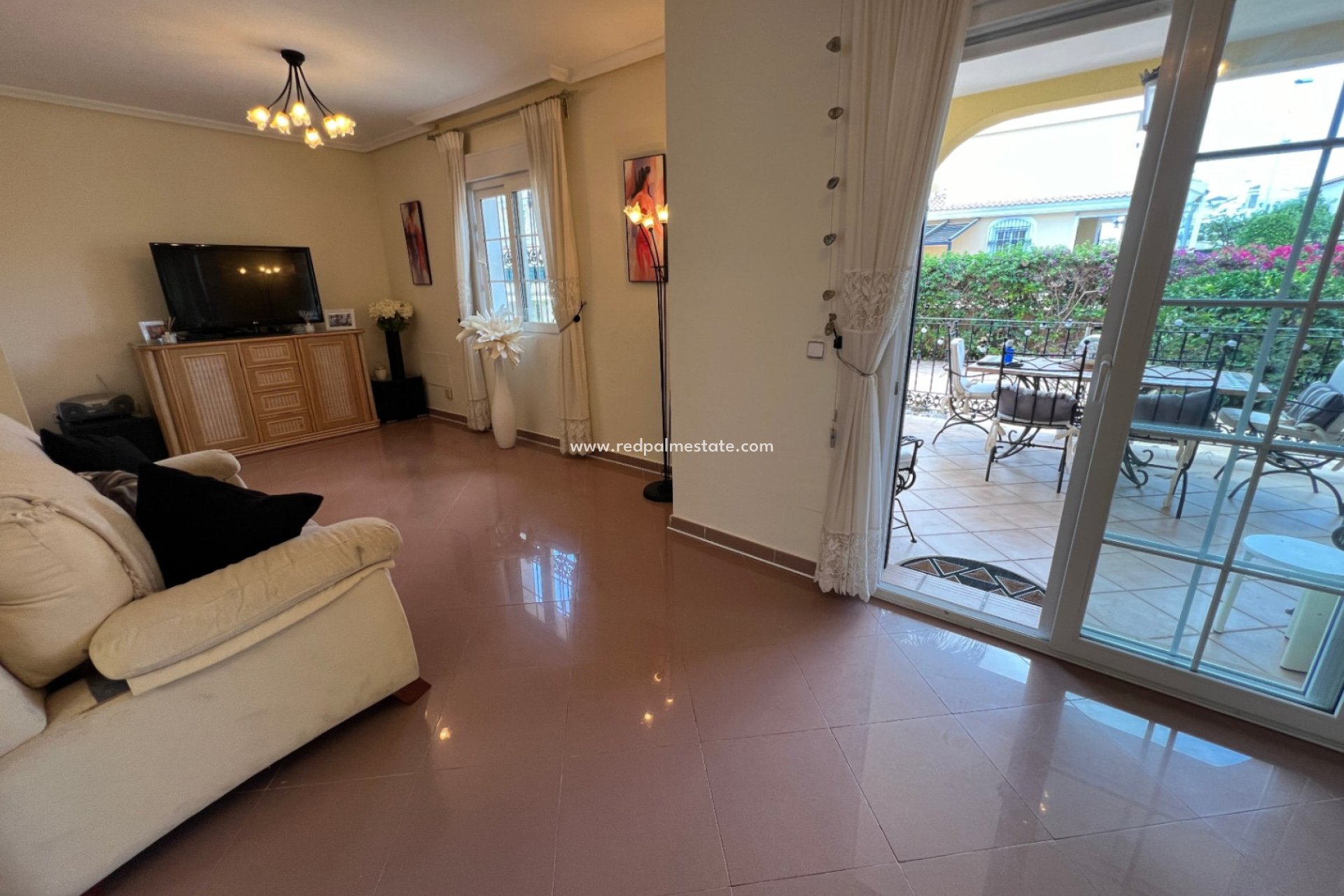 Resale - Villa -
Orihuela Costa - Costa Blanca