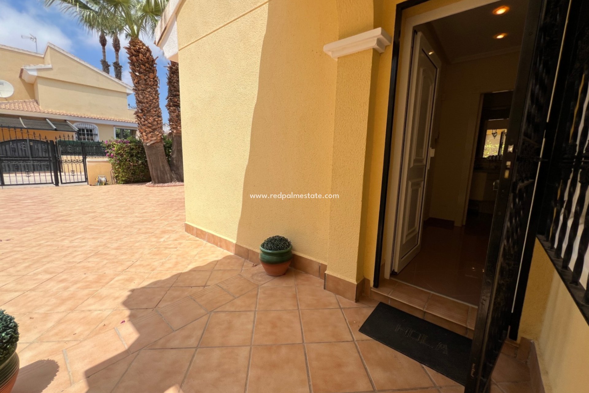 Resale - Villa -
Orihuela Costa - Costa Blanca