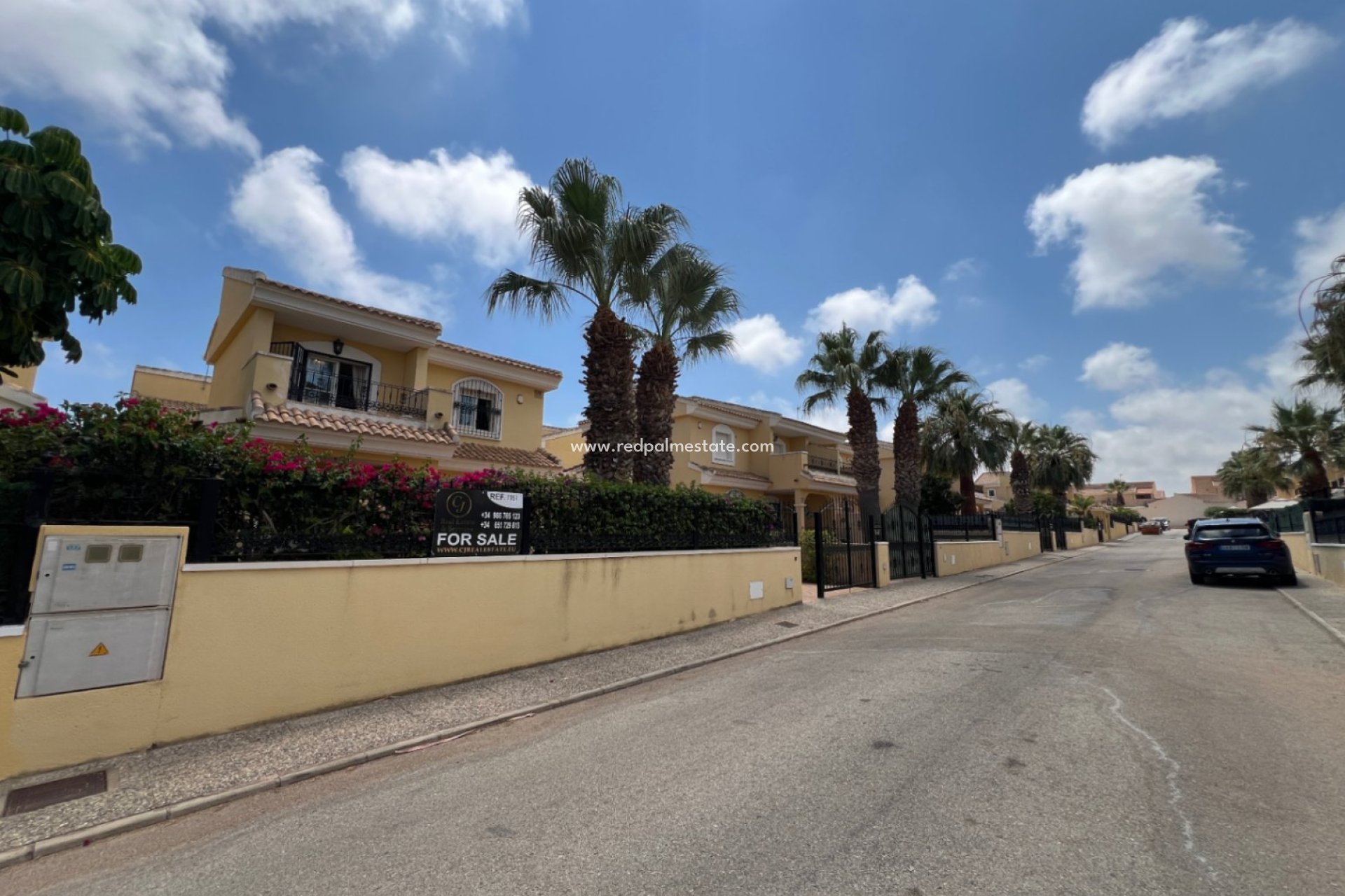 Resale - Villa -
Orihuela Costa - Costa Blanca