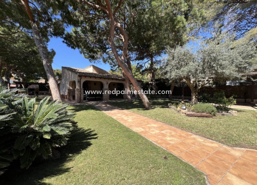 Resale - Villa -
Orihuela Costa - Costa Blanca