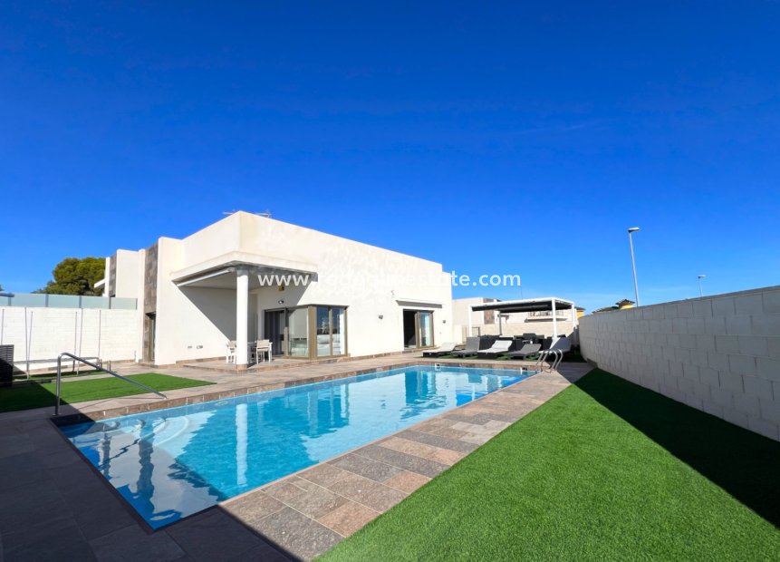 Resale - Villa -
Orihuela Costa - Costa Blanca