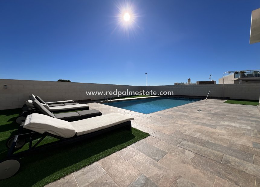 Resale - Villa -
Orihuela Costa - Costa Blanca