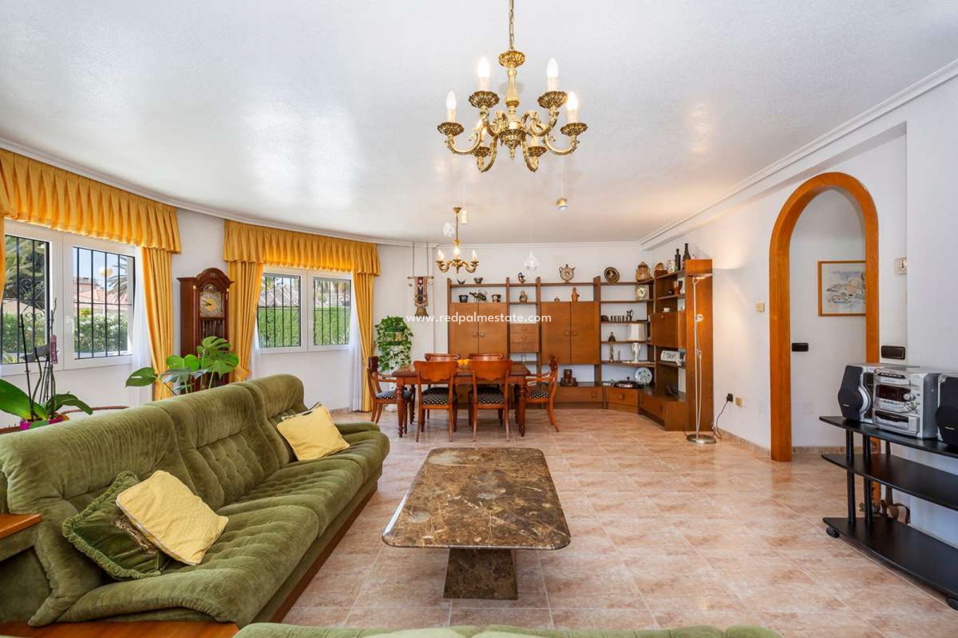 Resale - Villa -
Orihuela Costa - Costa Blanca