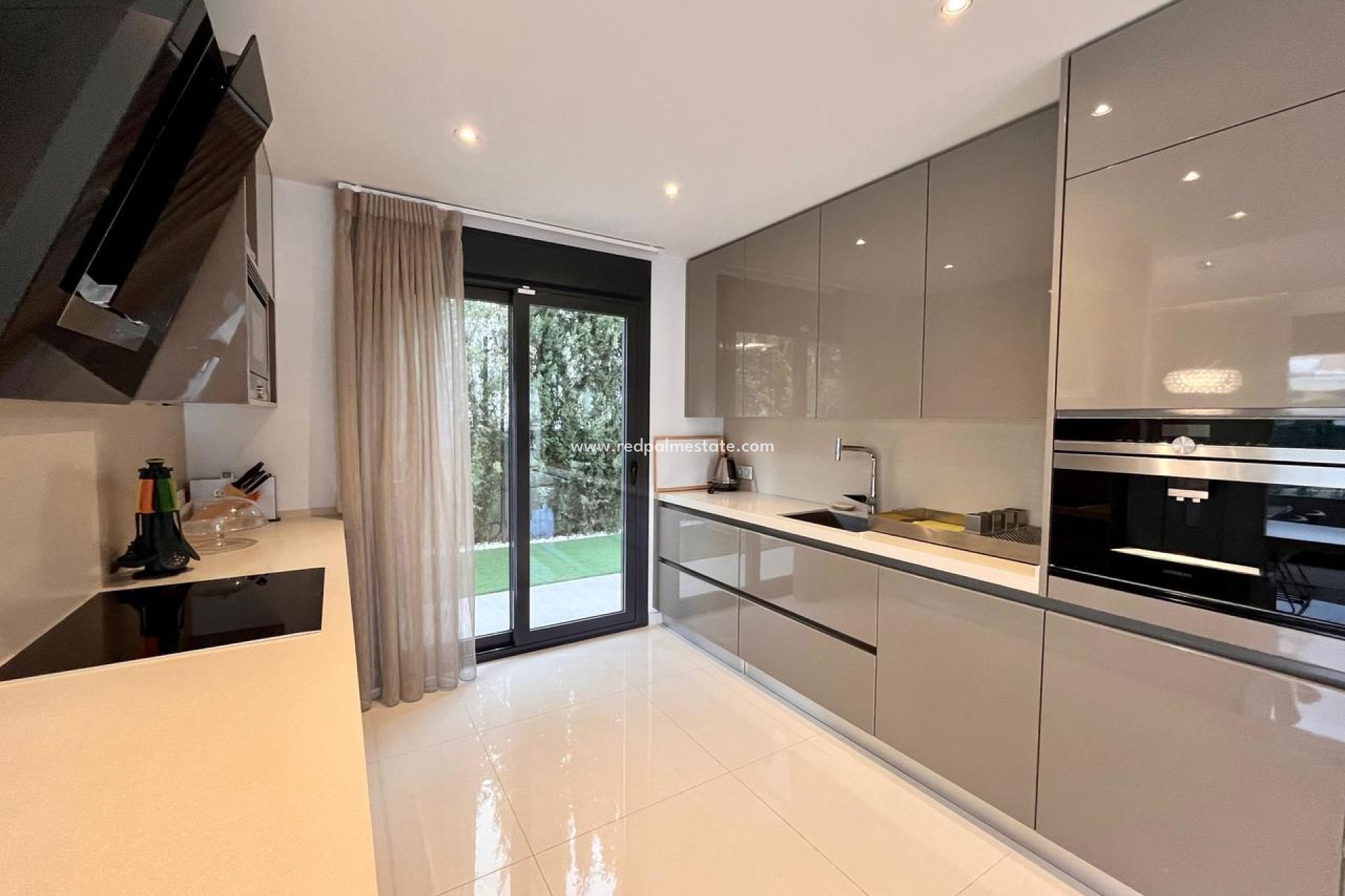 Resale - Villa -
Orihuela Costa - Costa Blanca