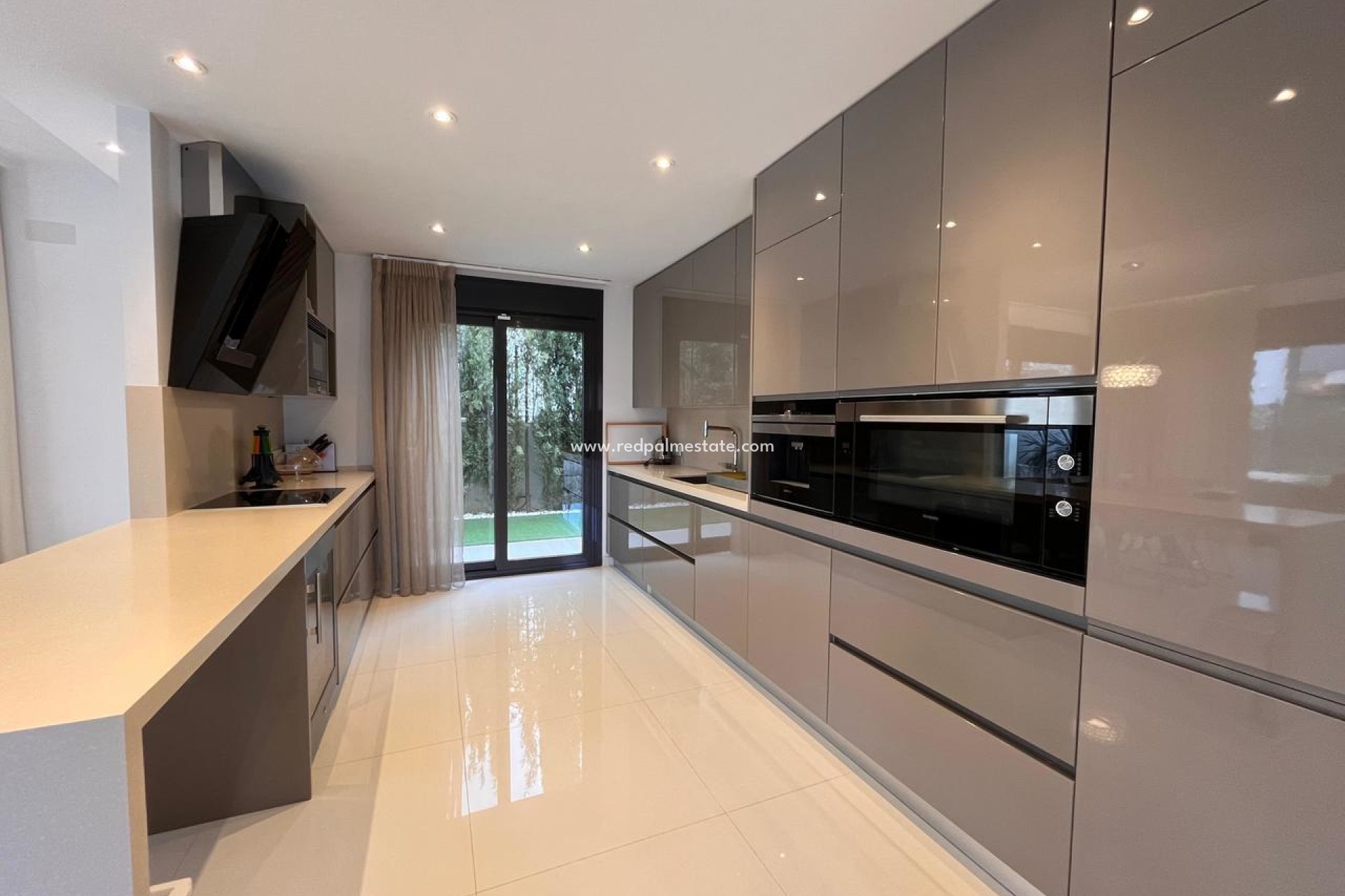 Resale - Villa -
Orihuela Costa - Costa Blanca