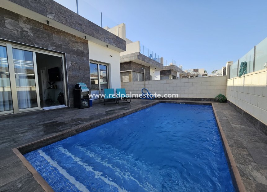 Resale - Villa -
Orihuela Costa - Costa Blanca